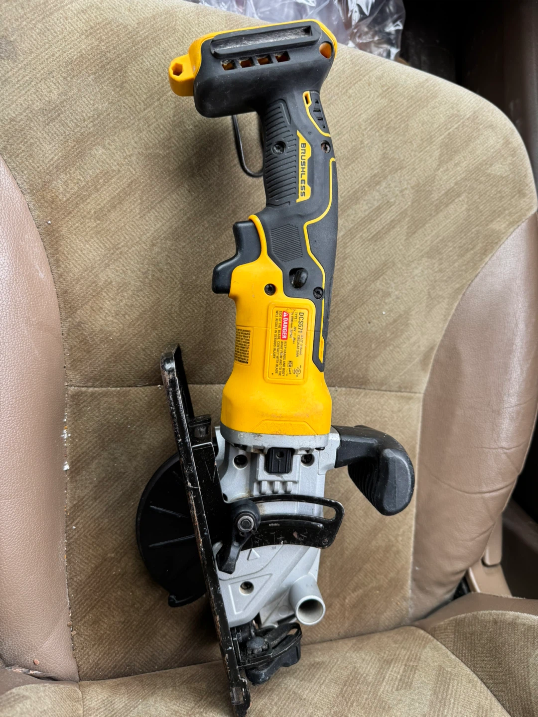 DEWALT 20V Brushless Cordless Circular Saw - photo 2