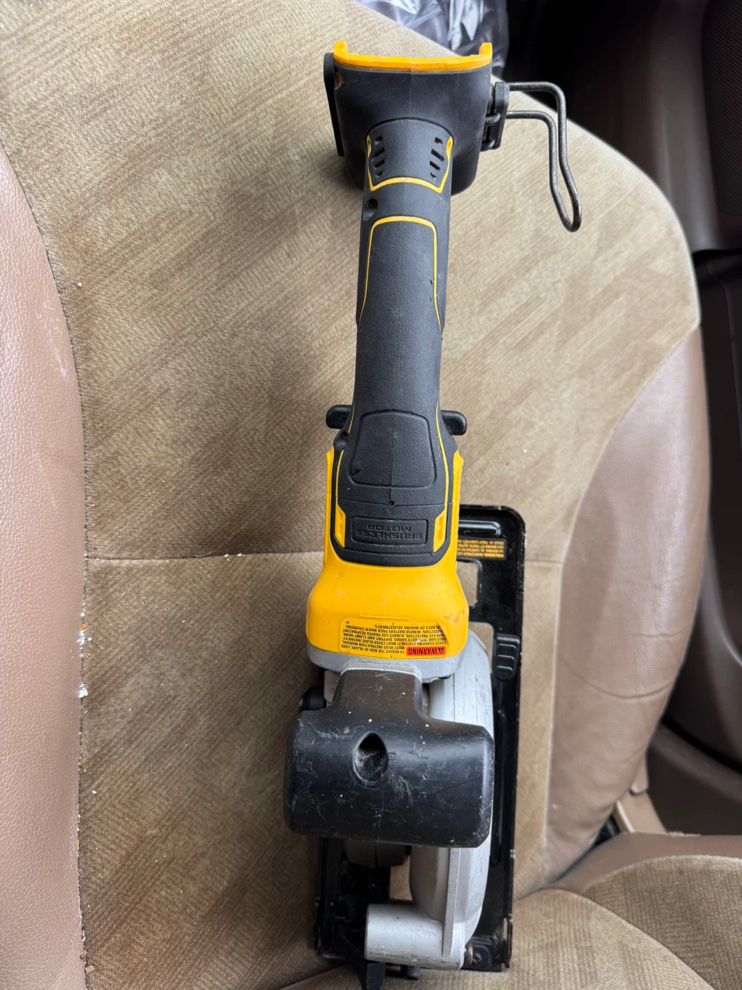 DEWALT 20V Brushless Cordless Circular Saw - photo 3