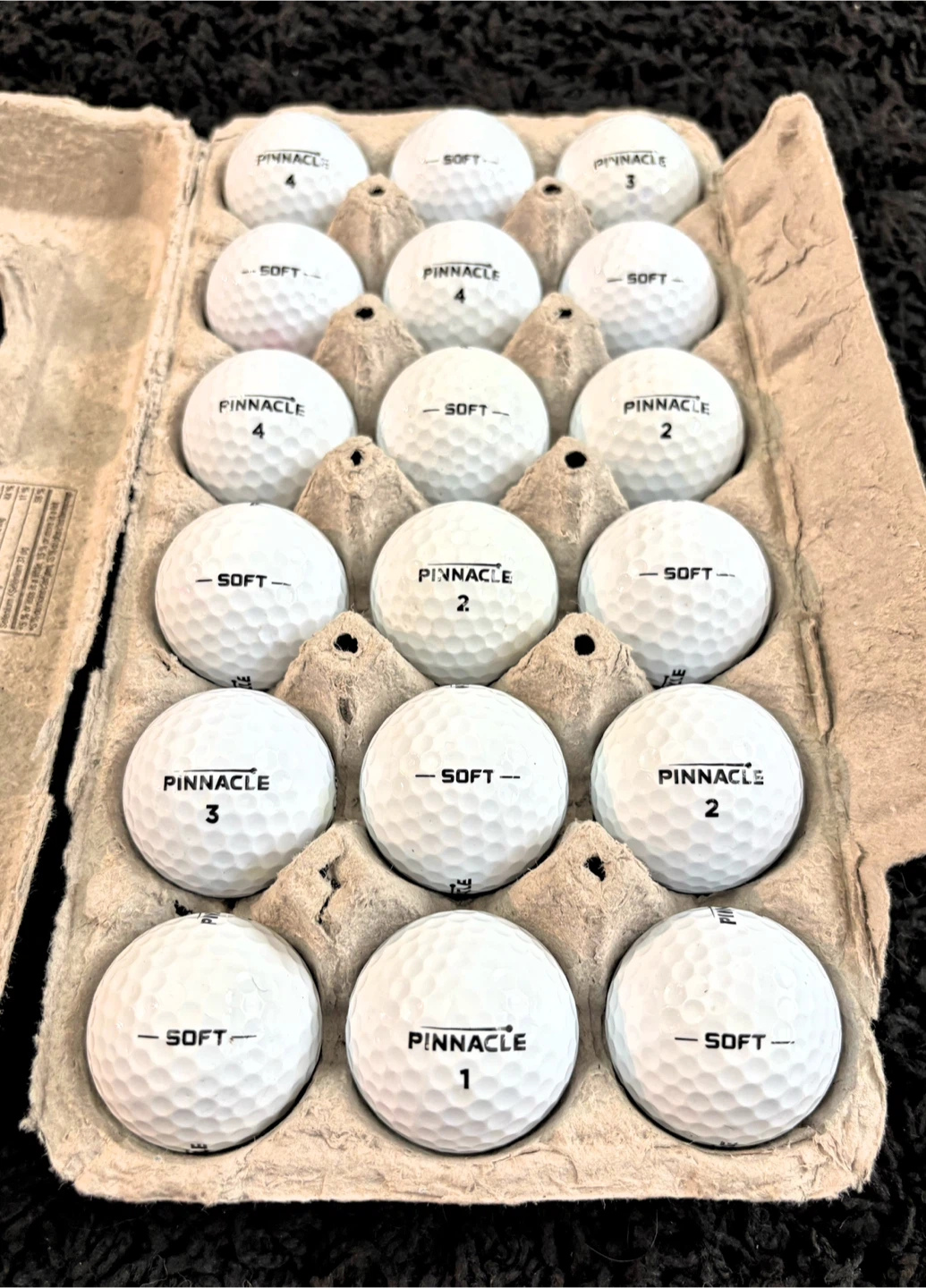 18 Pinnacle Soft Golf Balls