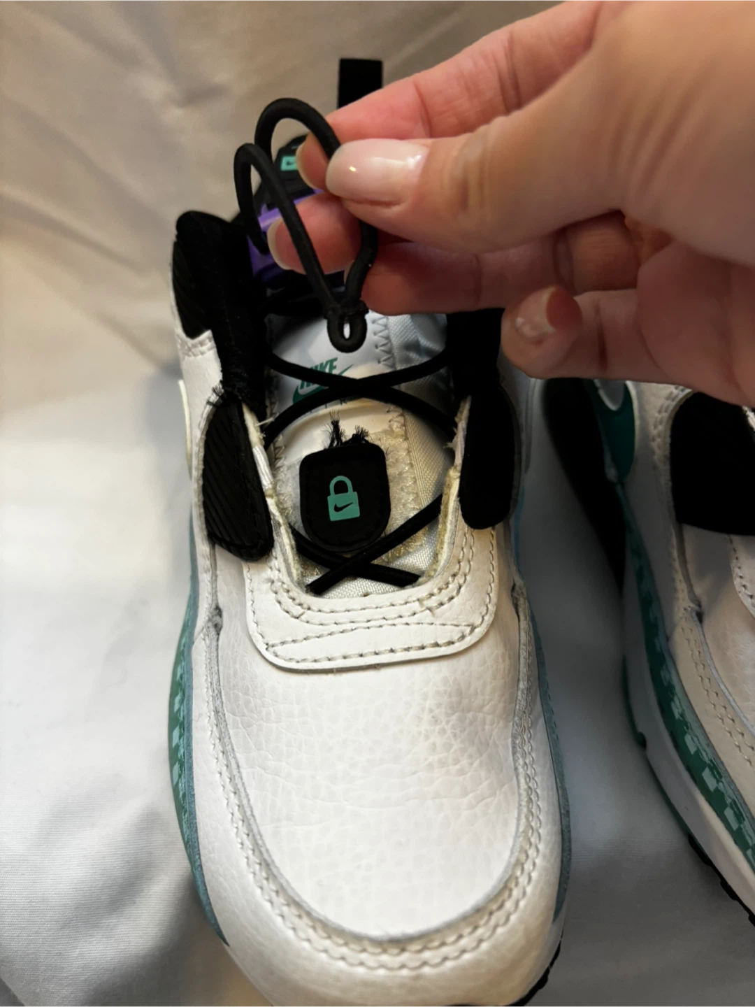 Nike Air Max 90 Toggle SE Sneaker - Size 2.5Y - photo 4