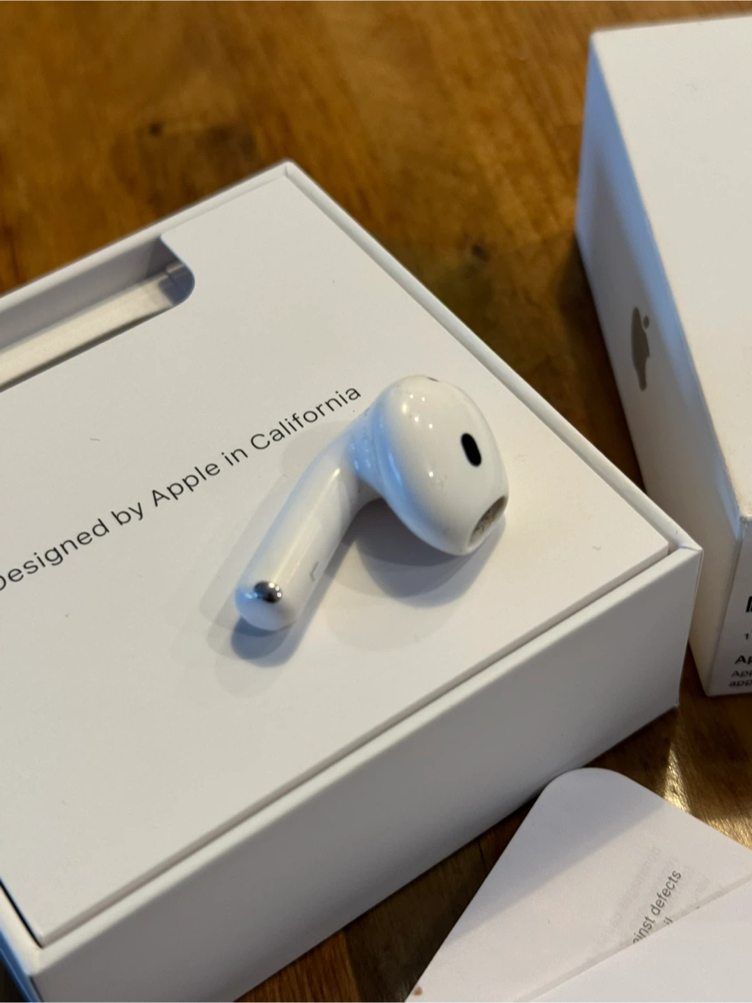 Apple AirPod 4 (MXP63LL/A) - only left side - photo 2