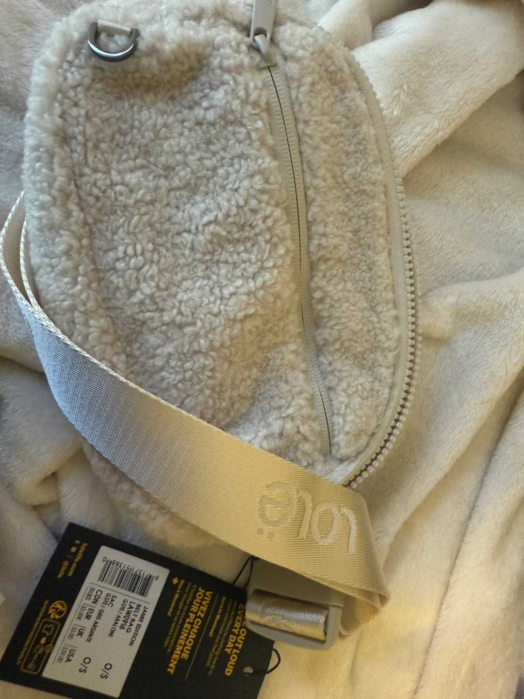 Lole Cream Teddy Fleece Fanny Pack - photo 4