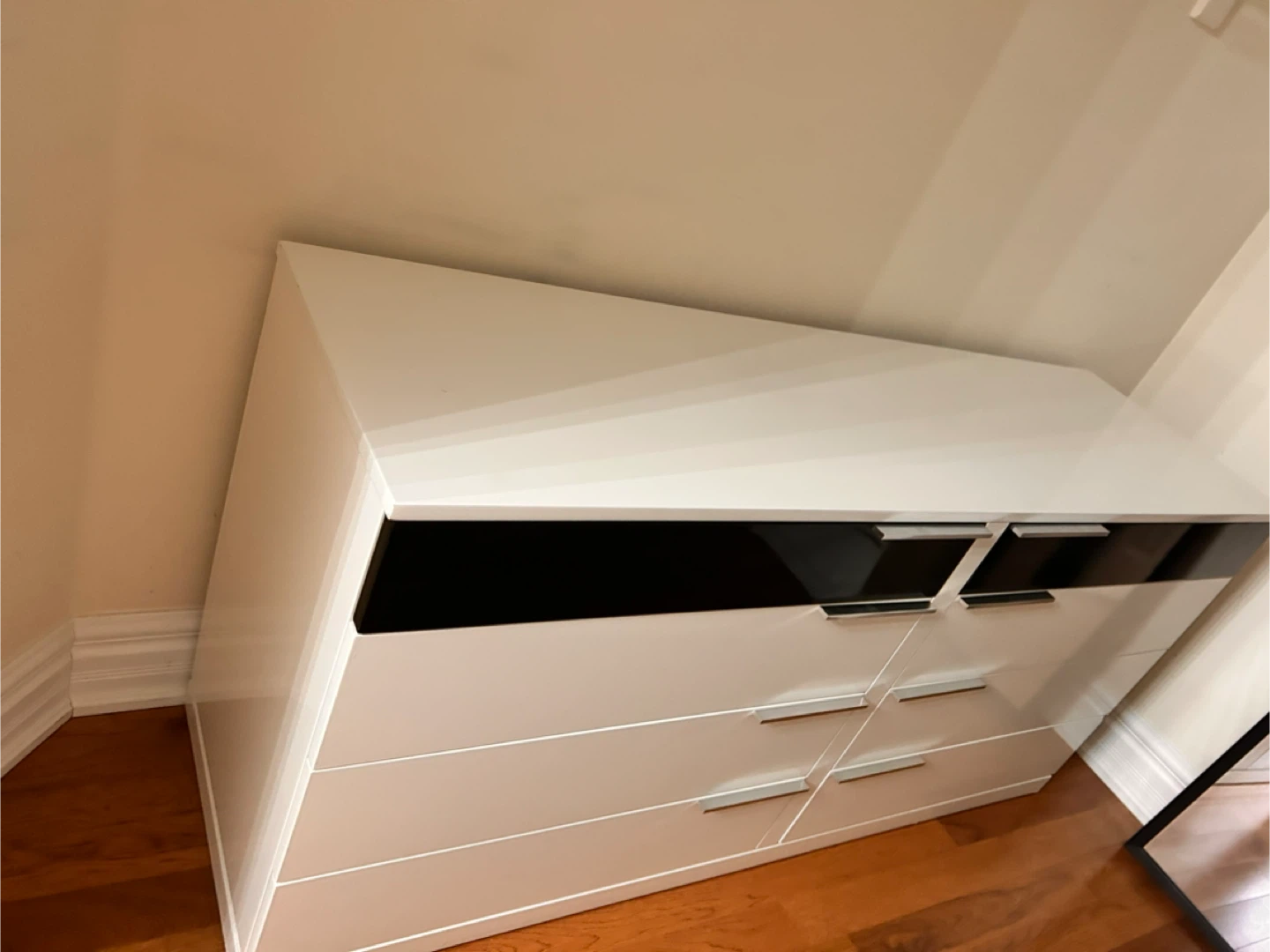 White and Black 5-Drawer Dresser - photo 2