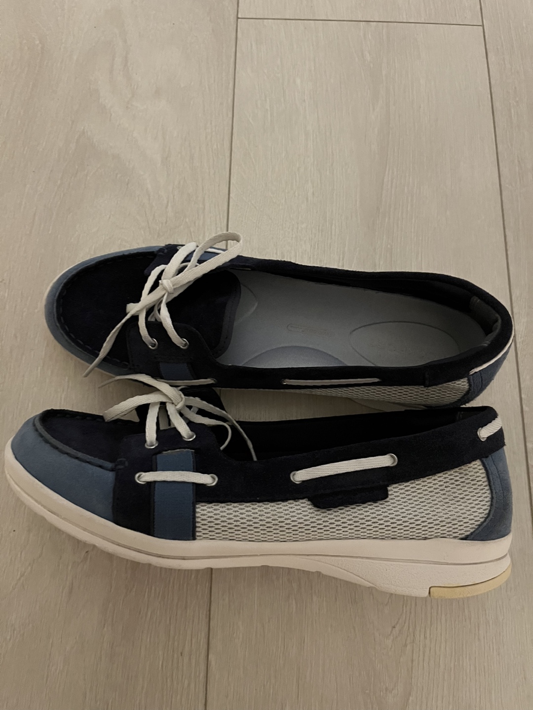 Boat Shoes - Navy. Women size 9