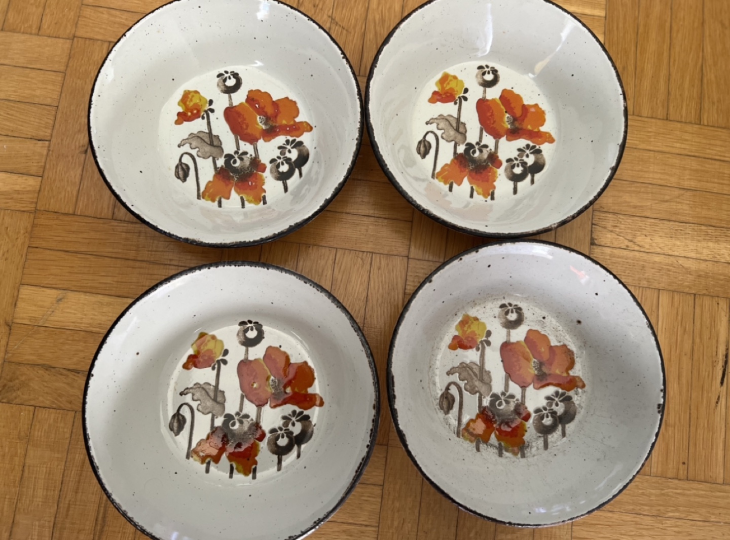 Set of 4 Midwinter Stonehenge Poppy Bowls