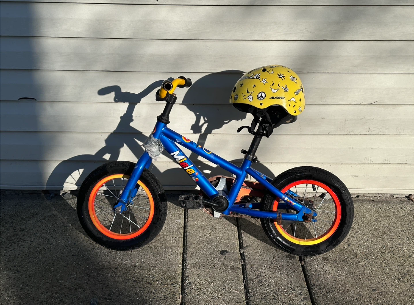 Miele Kids Bicycle with Helmet - photo 3