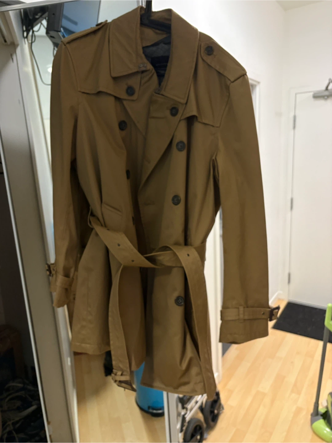 Banana Republic Men's Tan Trench Coat Size L