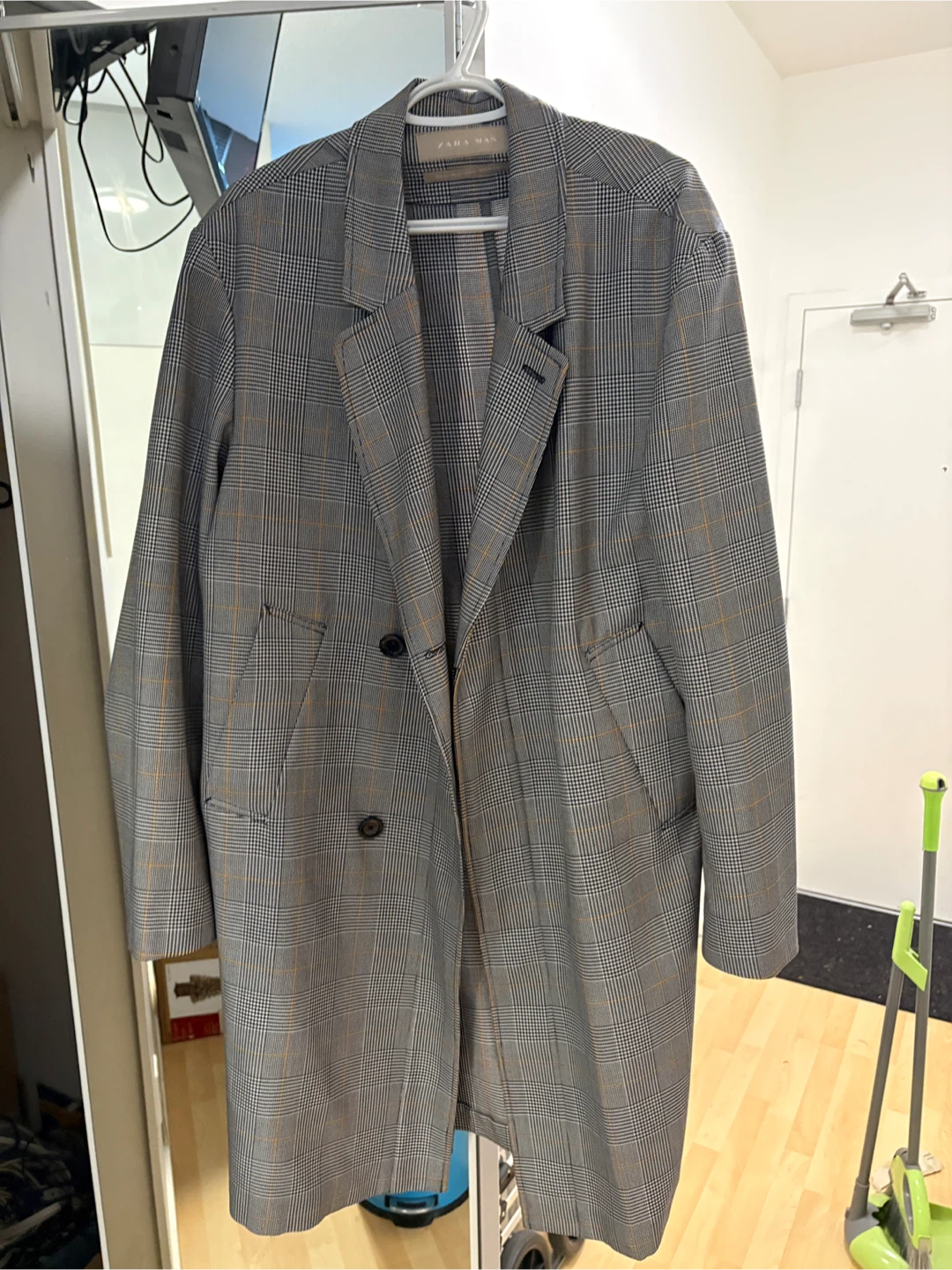 Zara Man Plaid Coat XL