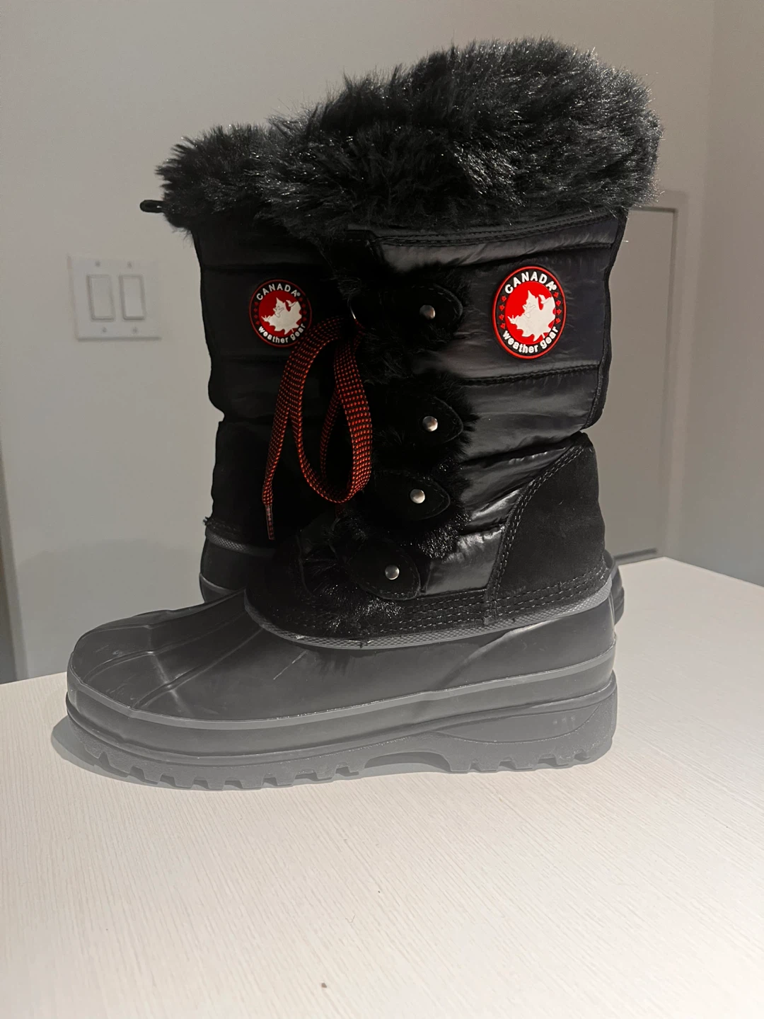 Canada Weather Gear -Snow Boots - Size 8M