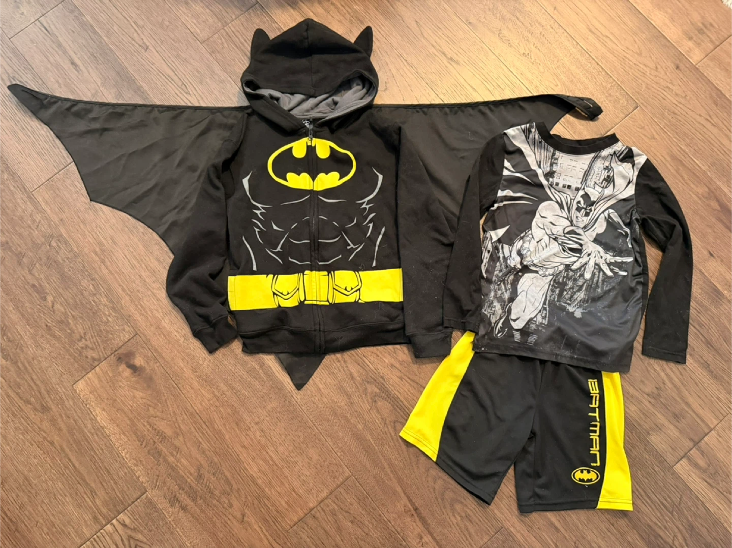 $10 for all! Kids Costume Batman Clothing Lot - Size 6/7 & M