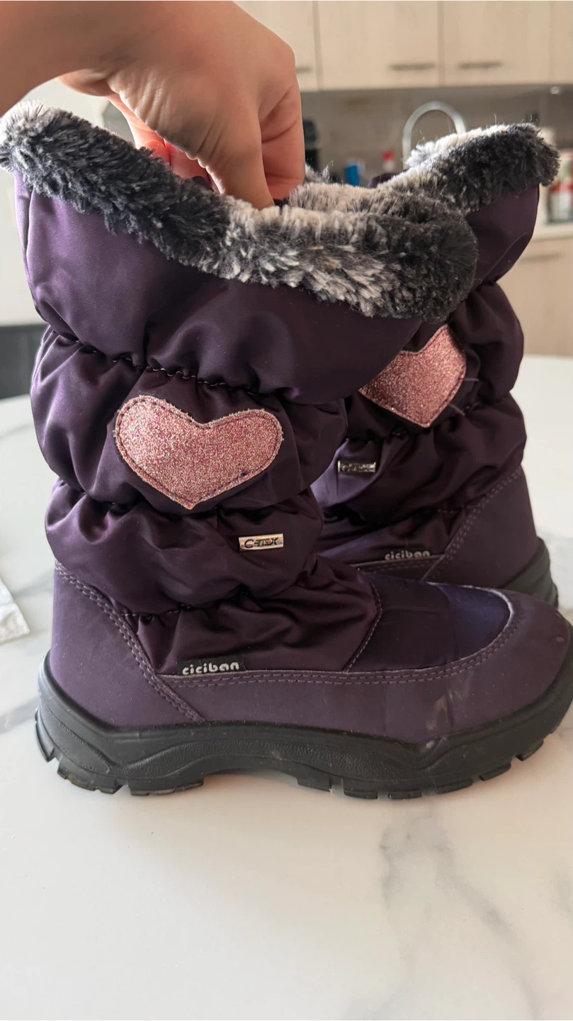 Purple Cicipan Winter Boots with Glitter Hearts - Kids Size 34