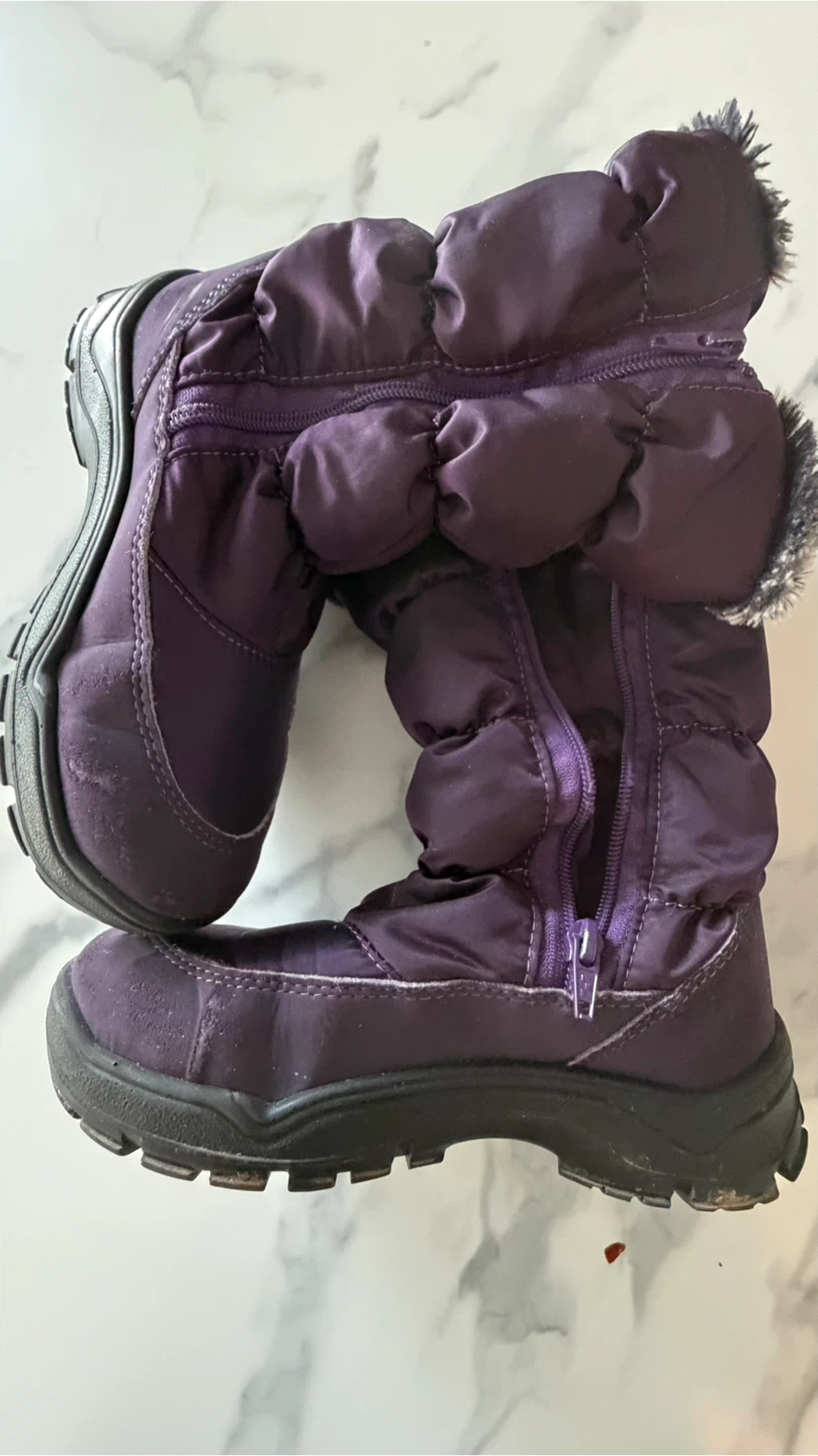 Purple Cicipan Winter Boots with Glitter Hearts - Kids Size 34 - photo 2