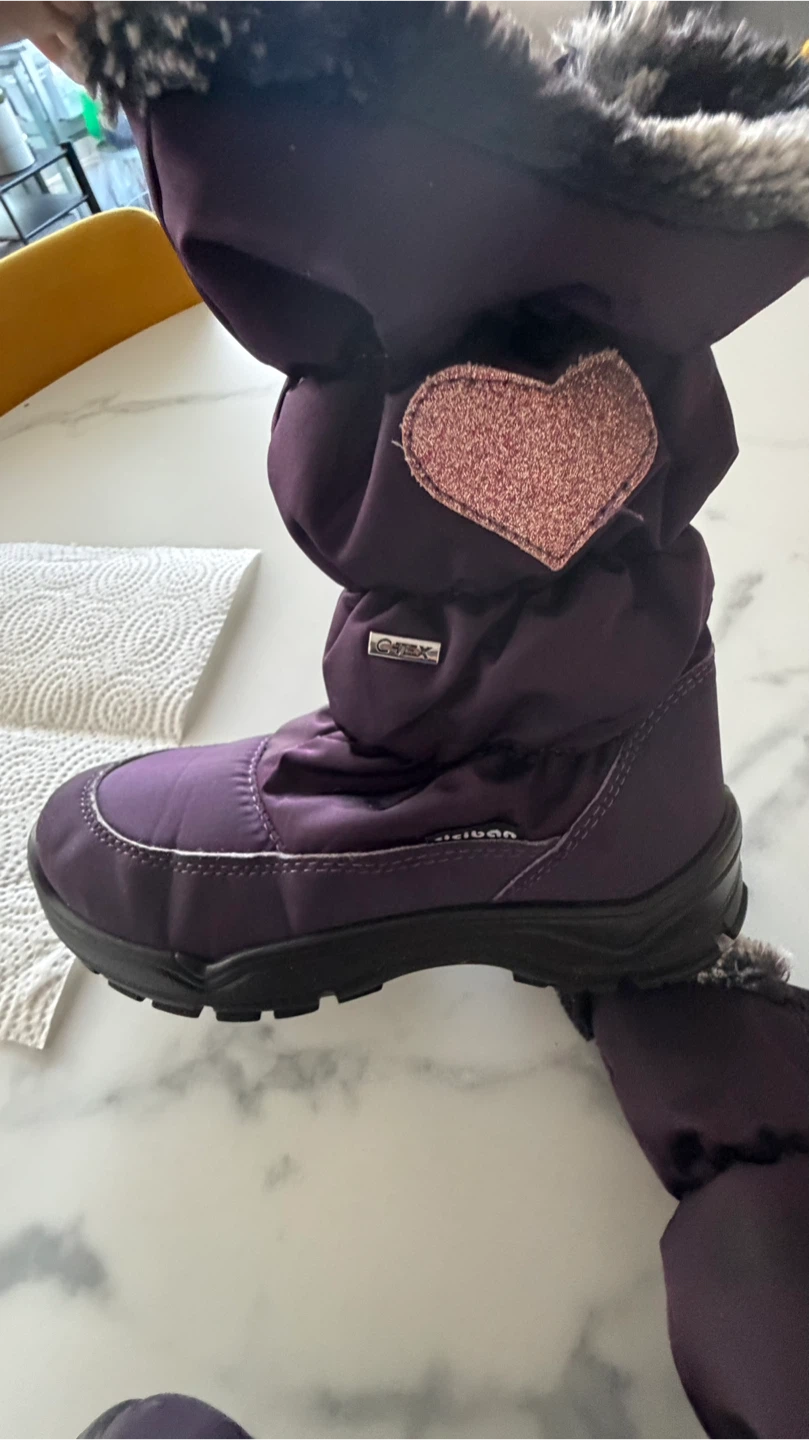 Purple Cicipan Winter Boots with Glitter Hearts - Kids Size 34 - photo 3