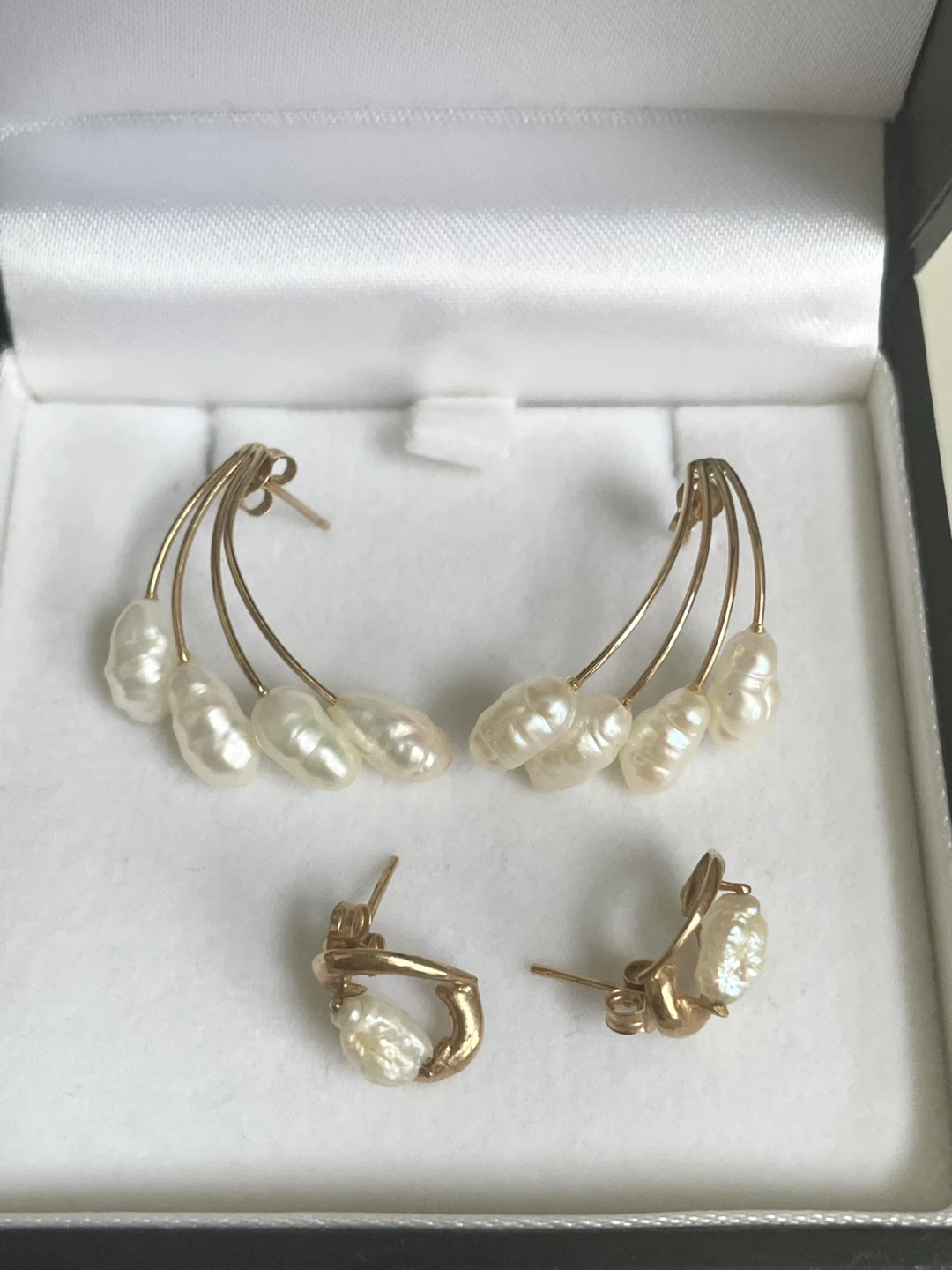 2 Pairs Vintage 10K Gold & Pearl Earrings - 3.84 grams - photo 3