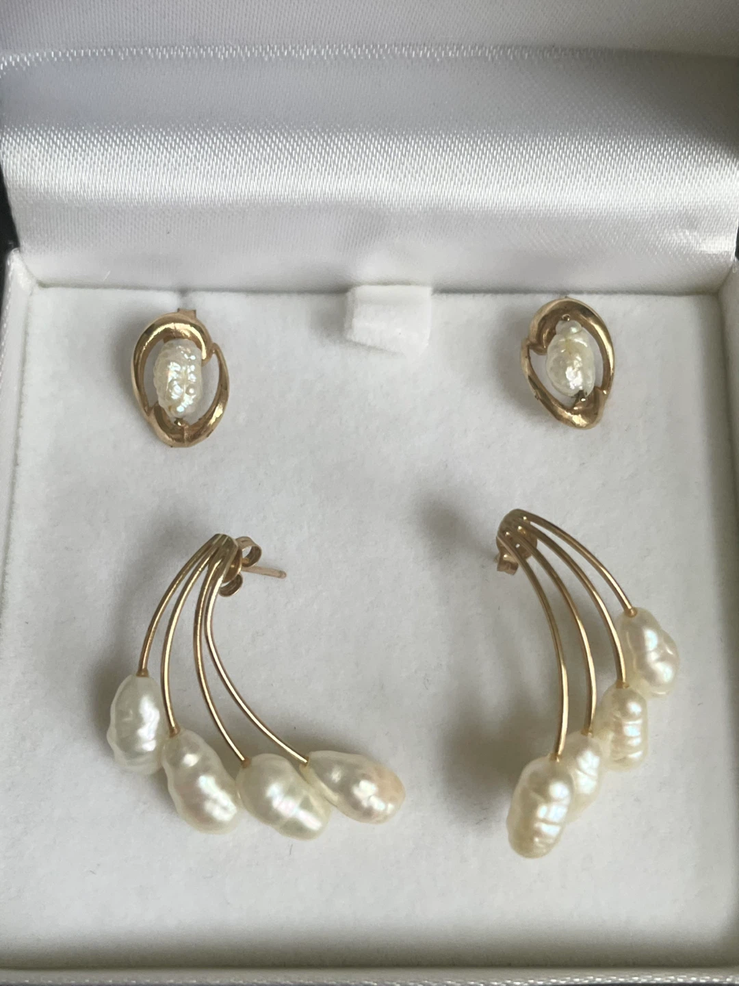 2 Pairs Vintage 10K Gold & Pearl Earrings - 3.84 grams - photo 2