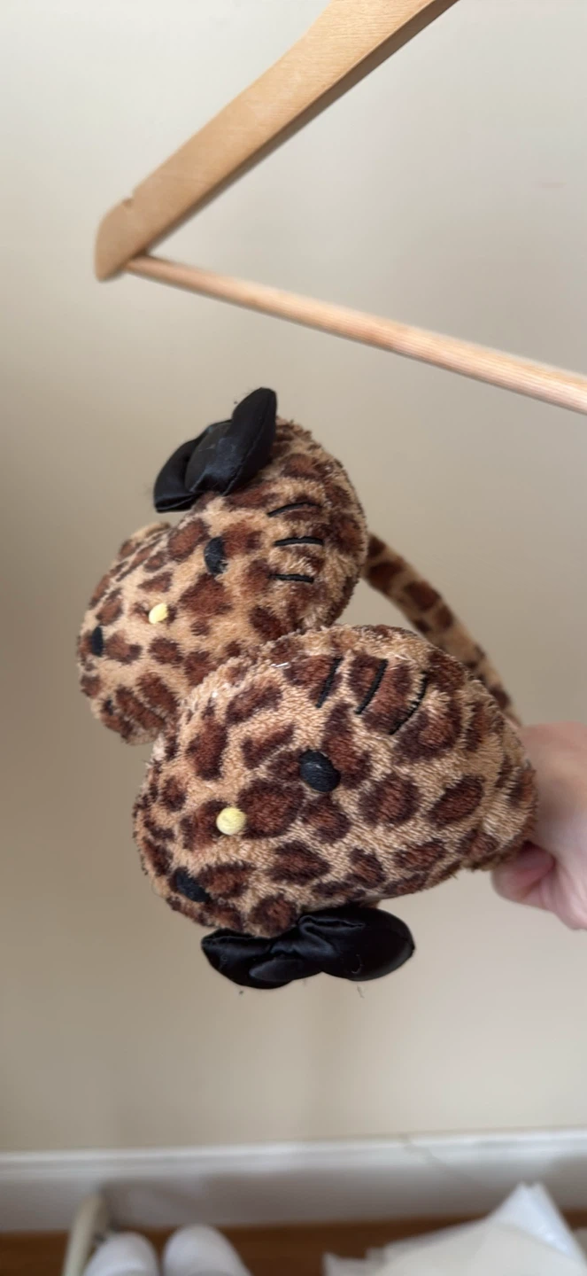 Hello Kitty Leopard Print Earmuffs - photo 2
