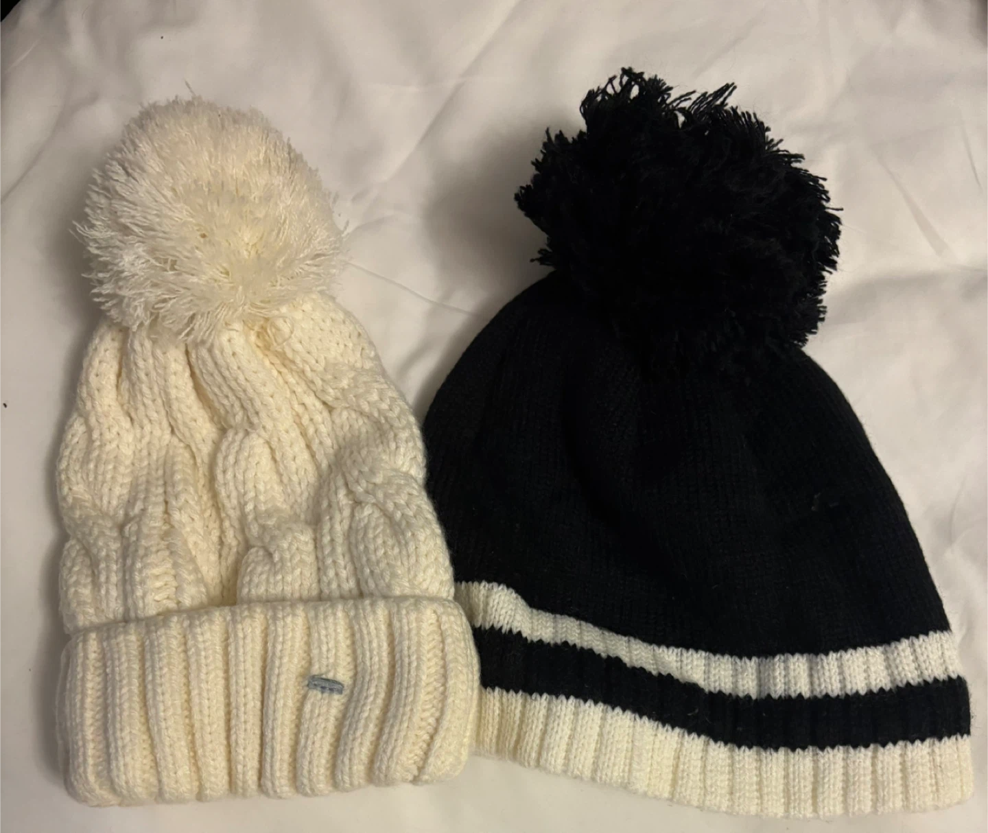 Lot of 4 Assorted Toques