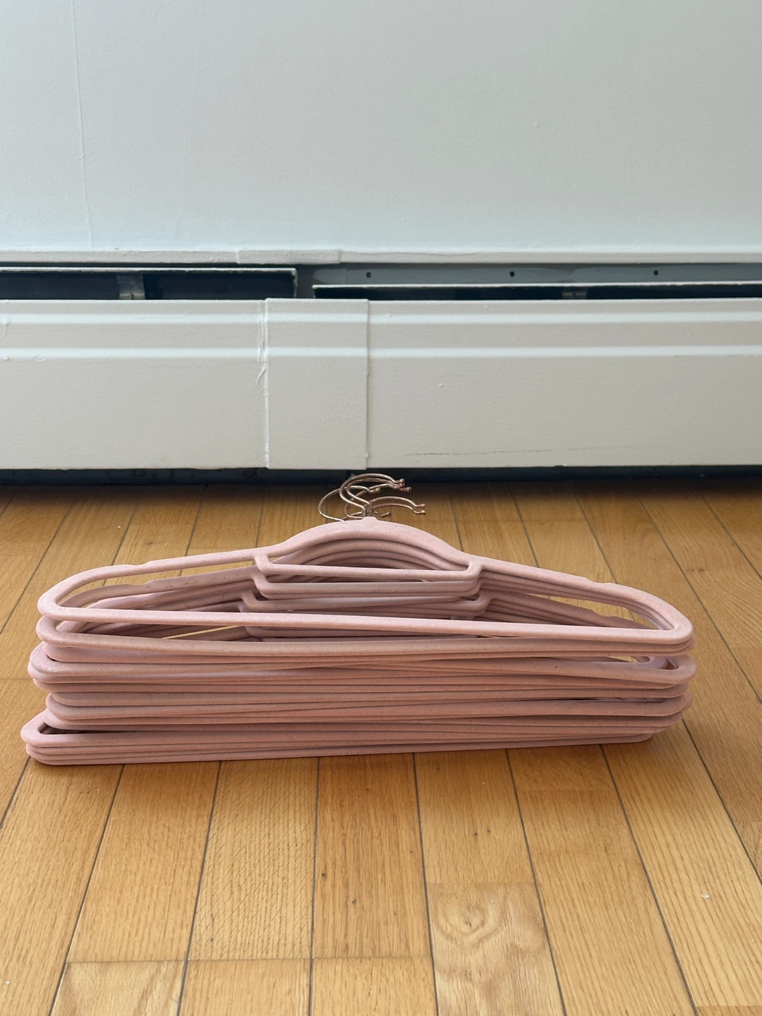 Set of 20 Pink Velvet Hangers