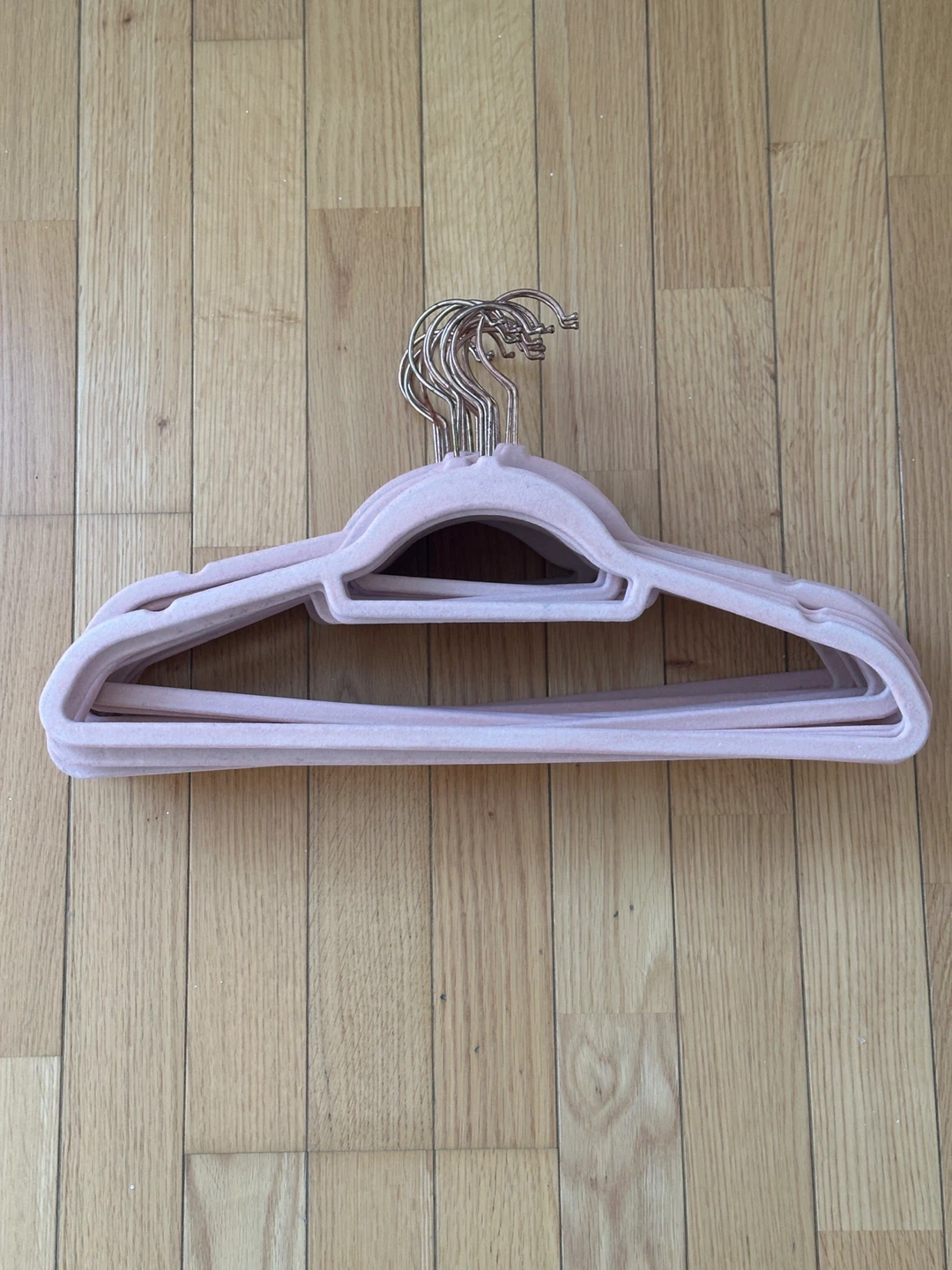 Set of 20 Pink Velvet Hangers - photo 2
