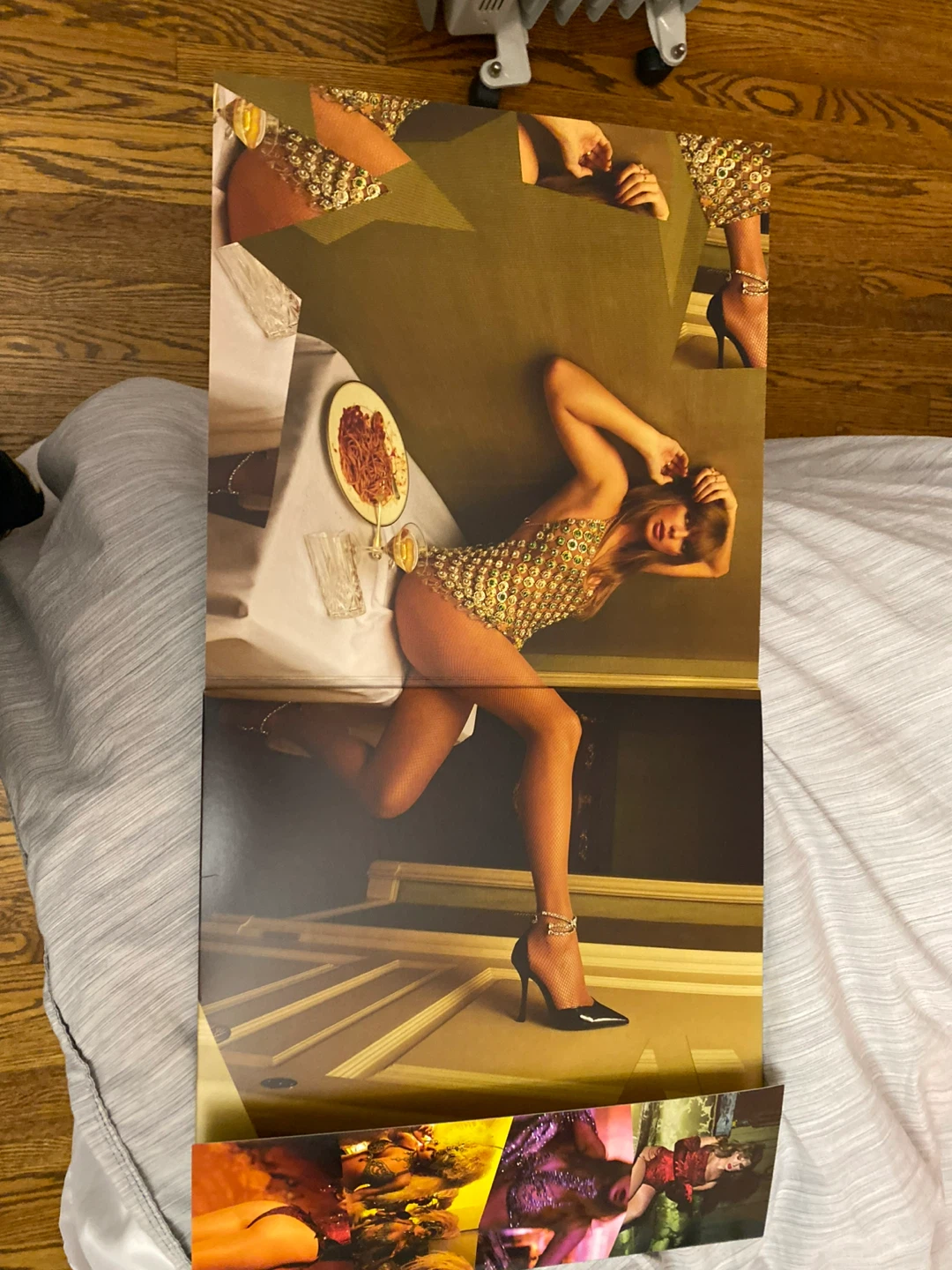 Taylor Swift "The Life of a Showgirl" Vinyl Record - photo 3