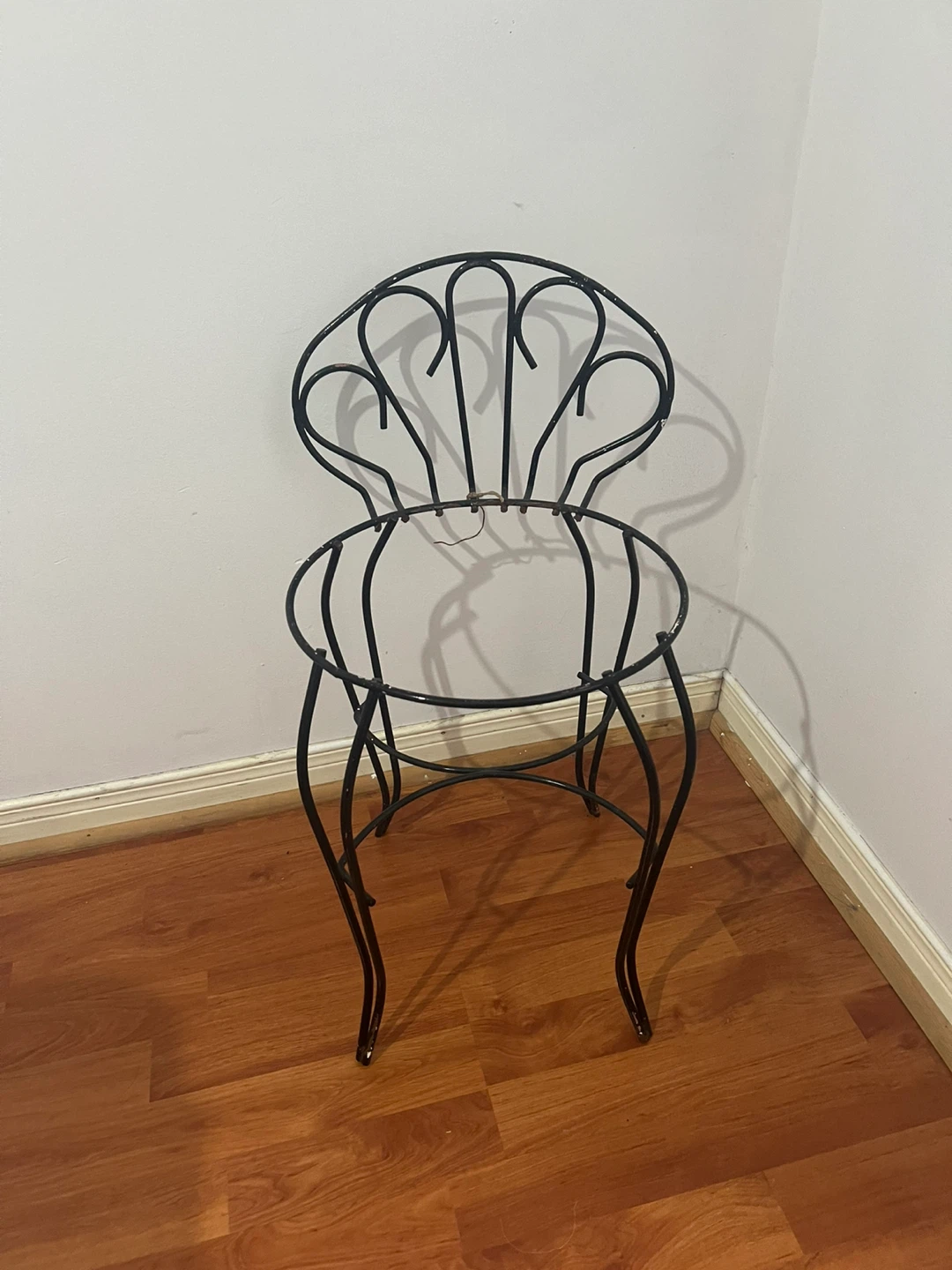 Black Metal Wire Plant Stand Chair