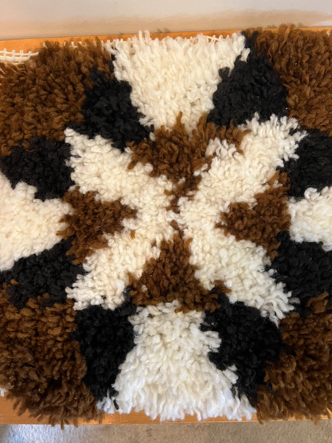 Latch Hook Kit - rug/pillow - photo 2