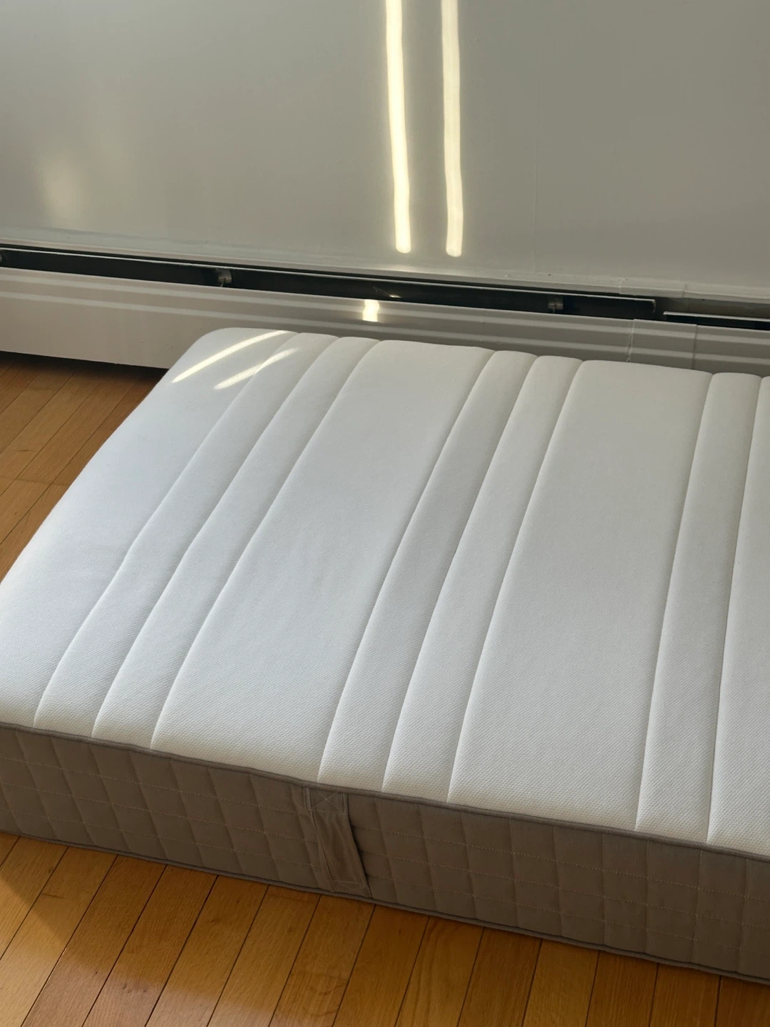 IKEA Single Mattress plus 3 fitted sheets - photo 2