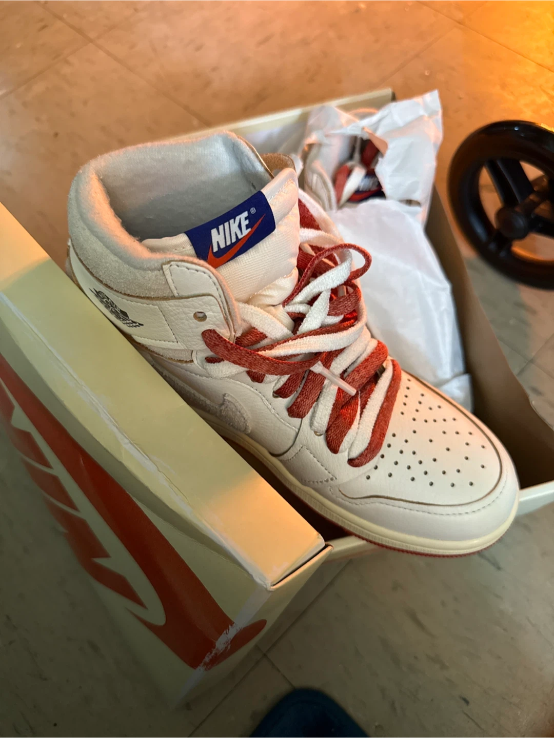 Nike Air Jordan 1 High OG Women's Sneakers - photo 2