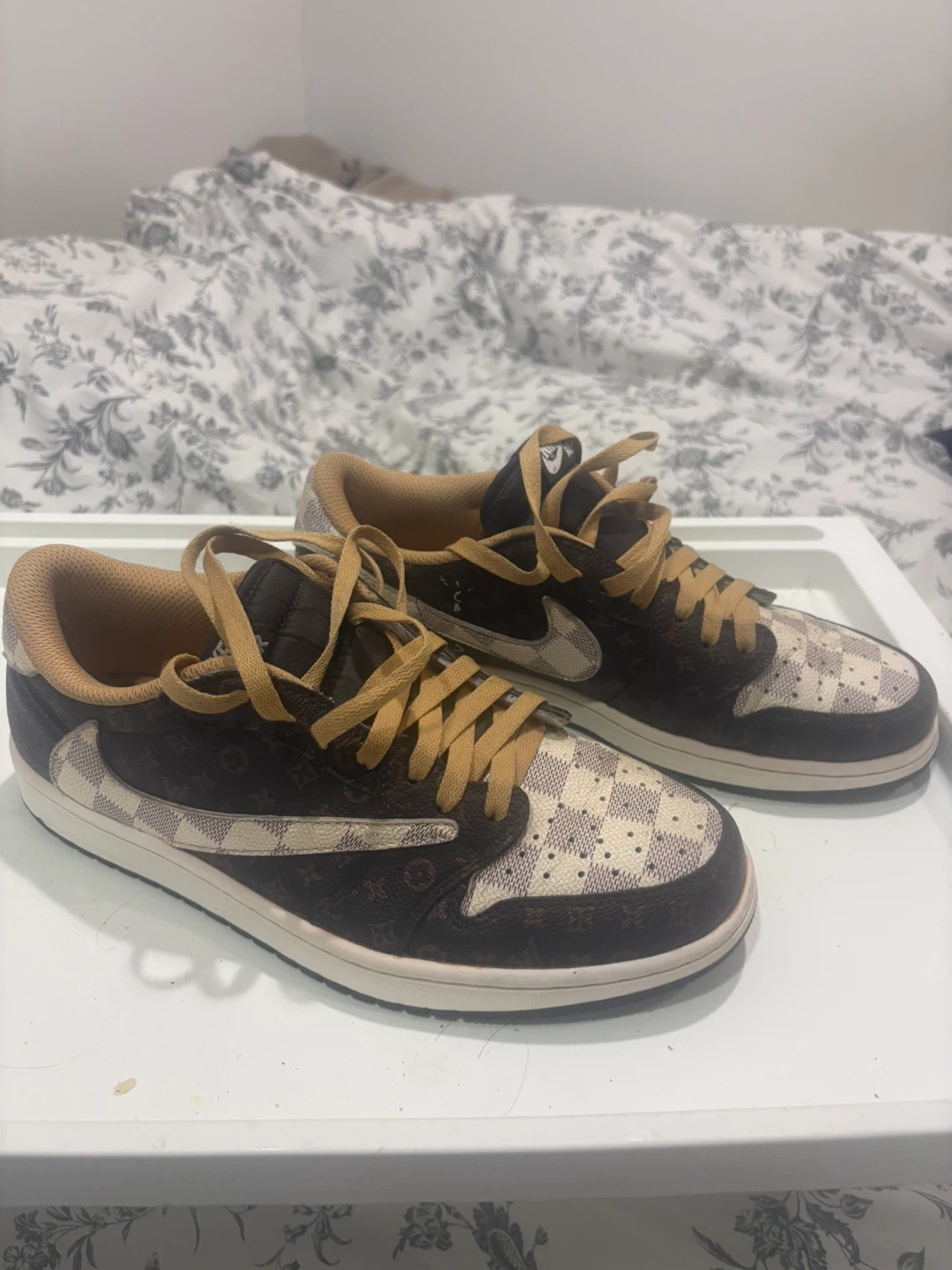 Air Jordan 1 Low Travis Scott x Fragment