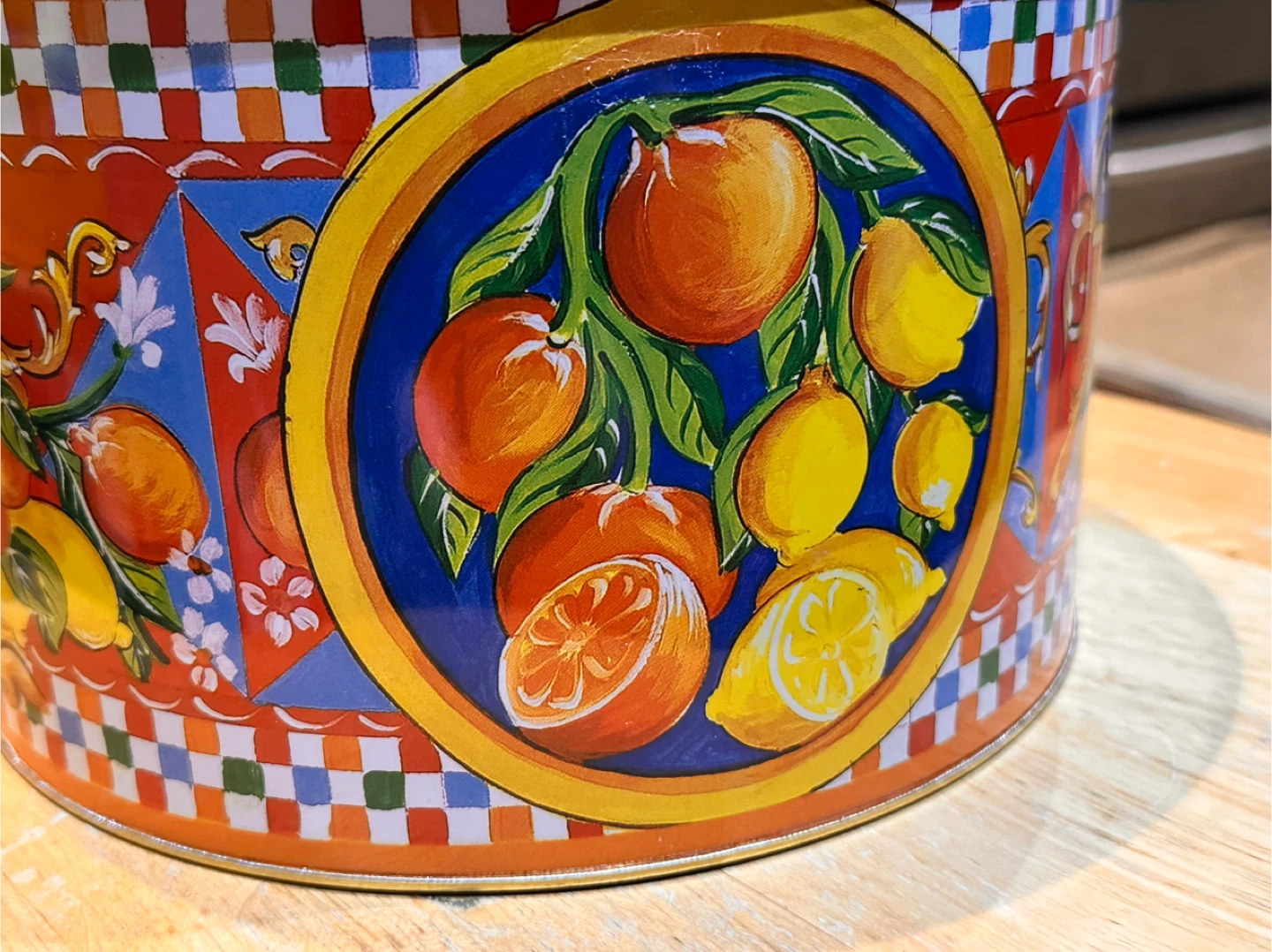 Dolce & Gabbana Panettone tin - photo 3