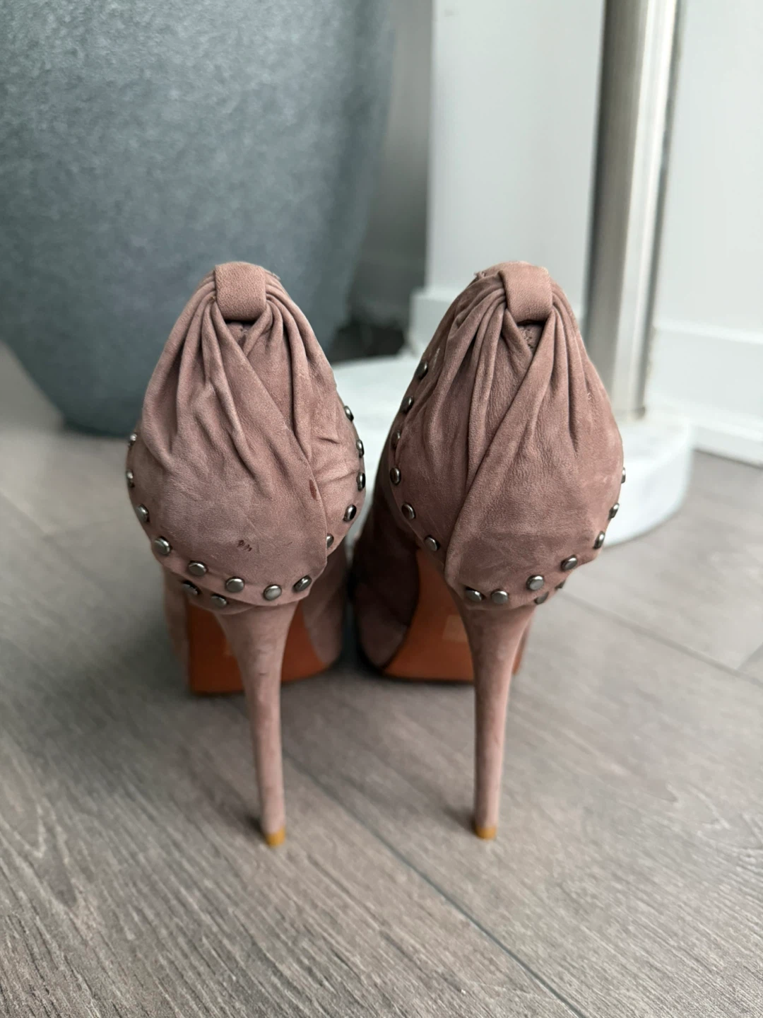 GREAT CONDITION ALDO Suede Studded Heels - photo 2