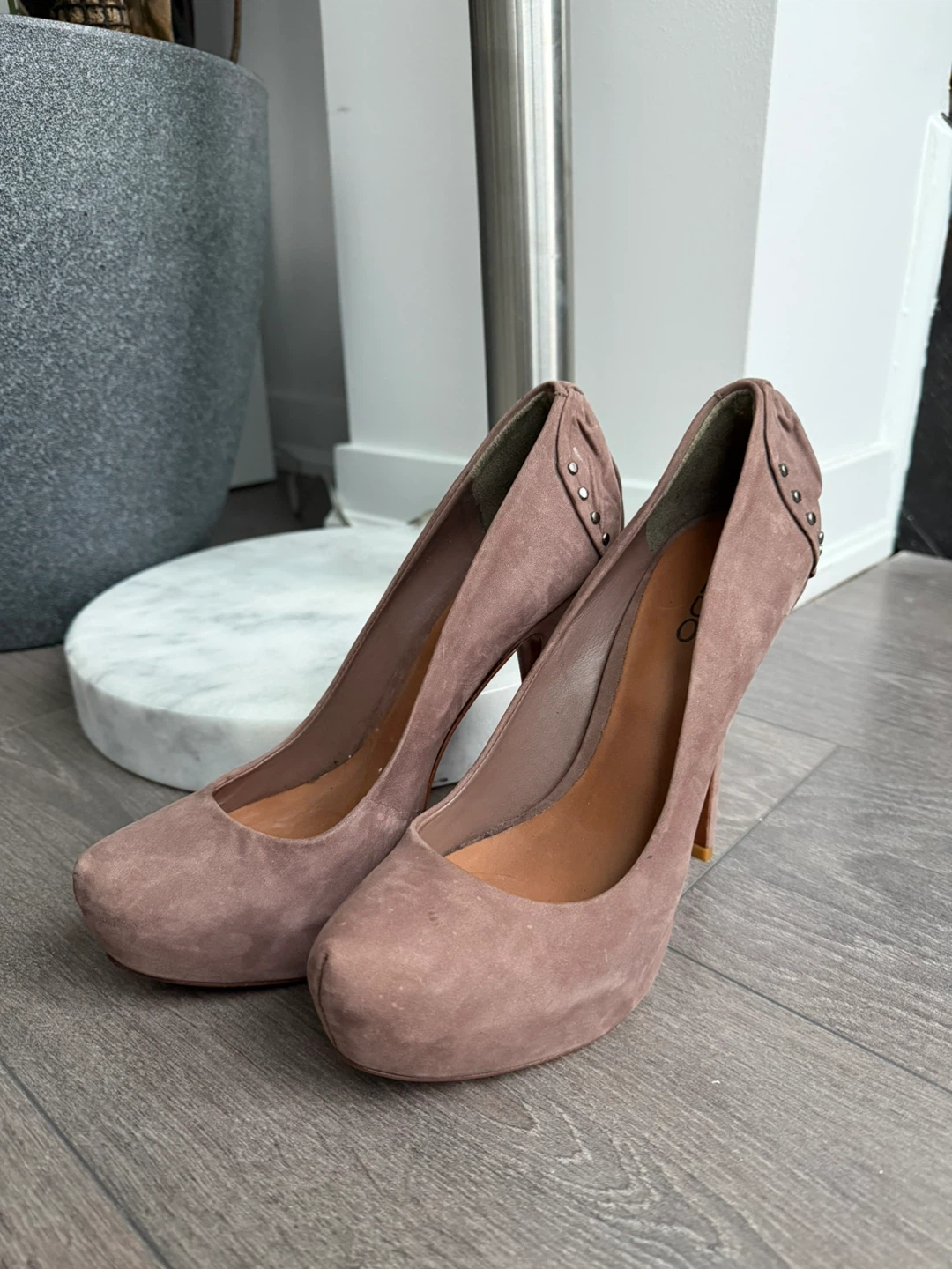 GREAT CONDITION ALDO Suede Studded Heels - photo 3