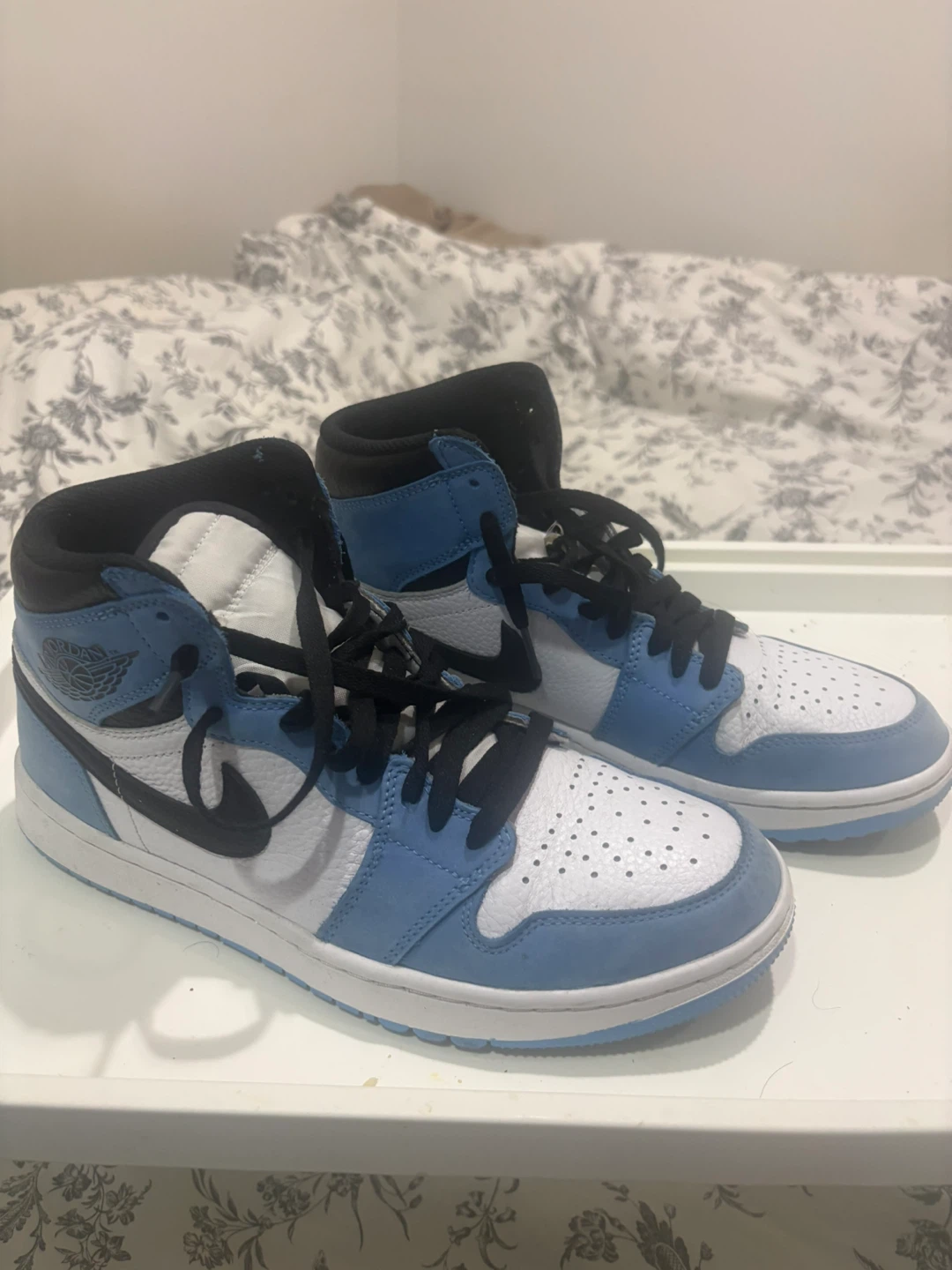 Air Jordan 1 Retro High OG "University  Blue"