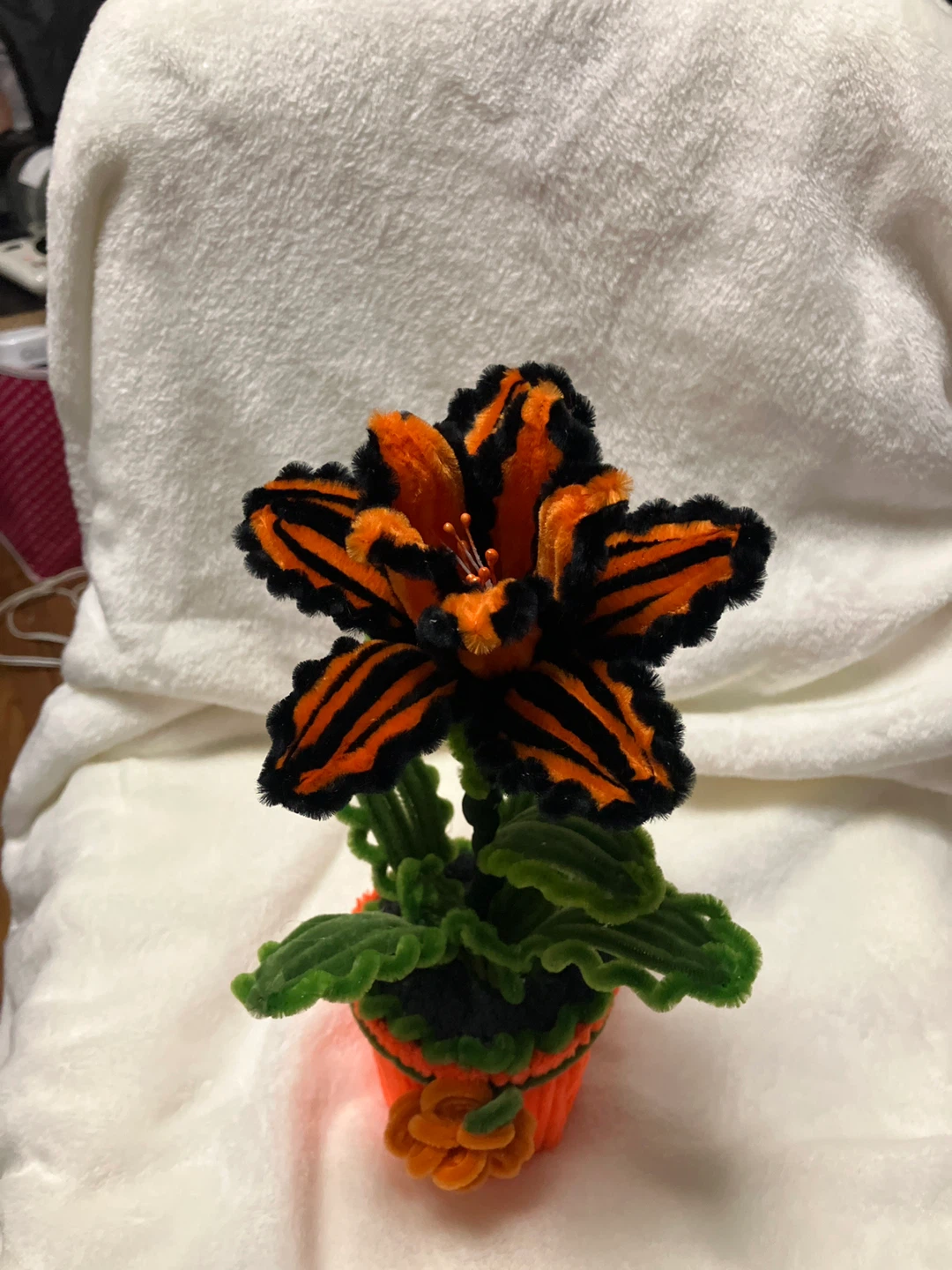 Handmade Pipe Cleaner Flower in Pot - photo 3