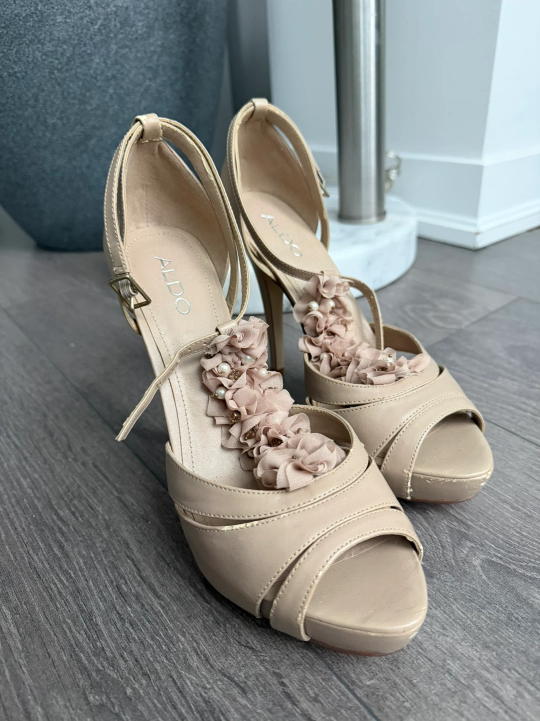 ALDO beige heels with floral embellishments - photo 2
