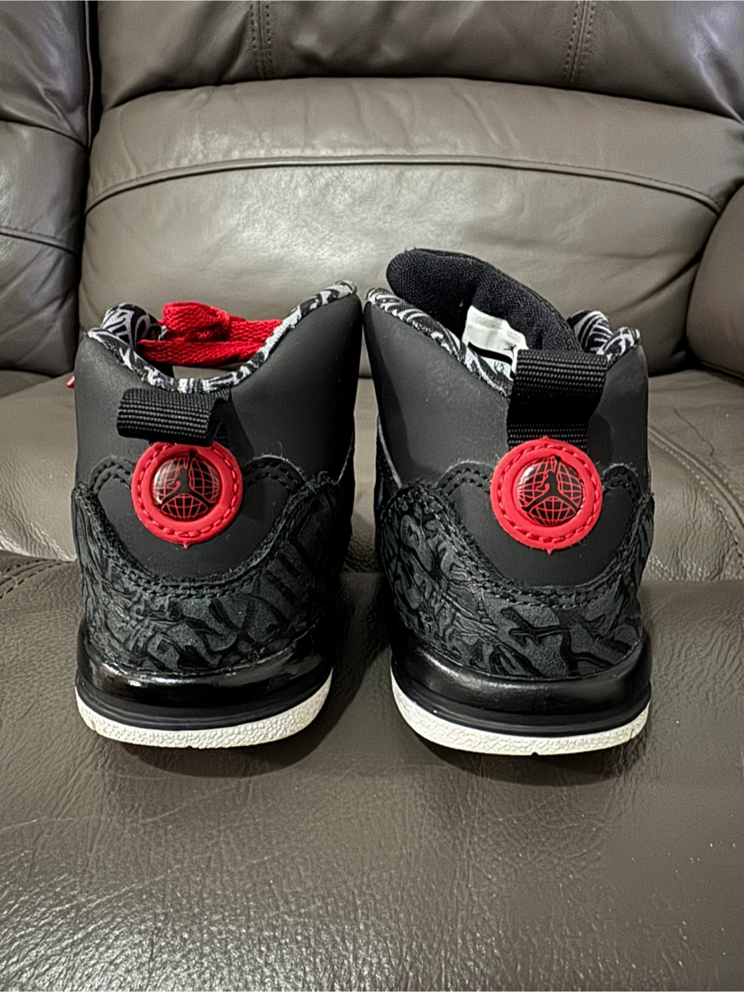Jordan Sneakers size 8c - photo 2