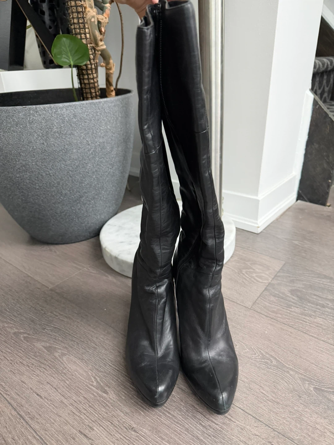 GREAT CONDITION Black Leather Knee-High Boots - photo 2