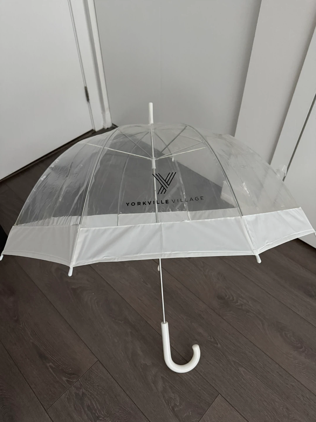 GREAT CONDITION Yorkville Village Clear Large Bubble Umbrella