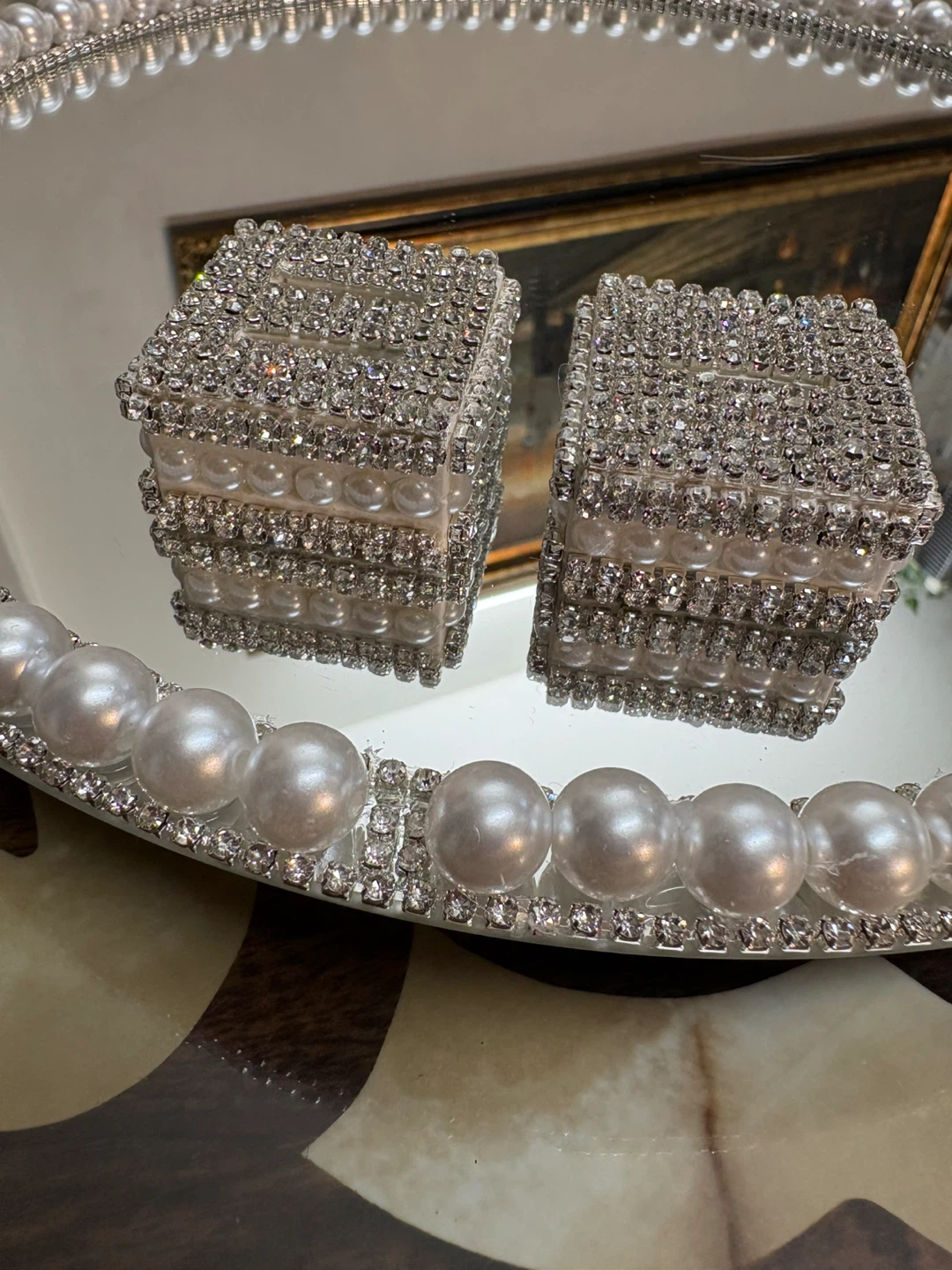 Round Mirror Tray with Faux Pearls & silver rhinestone Border - photo 4