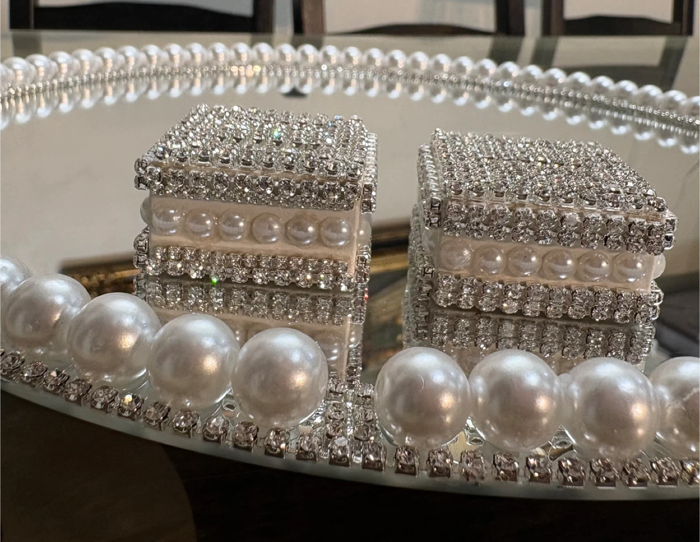 Round Mirror Tray with Faux Pearls & silver rhinestone Border - photo 2
