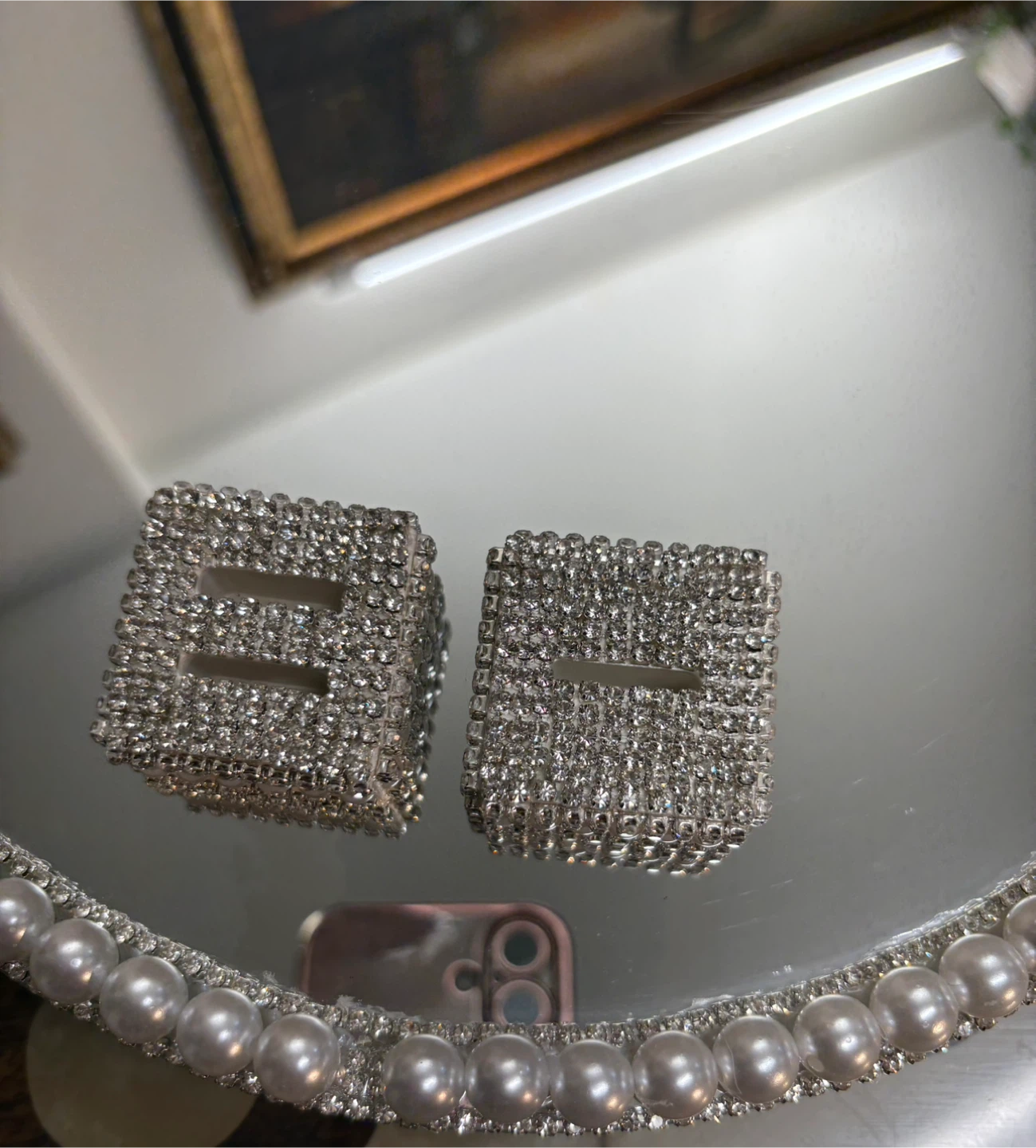 Round Mirror Tray with Faux Pearls & silver rhinestone Border - photo 3