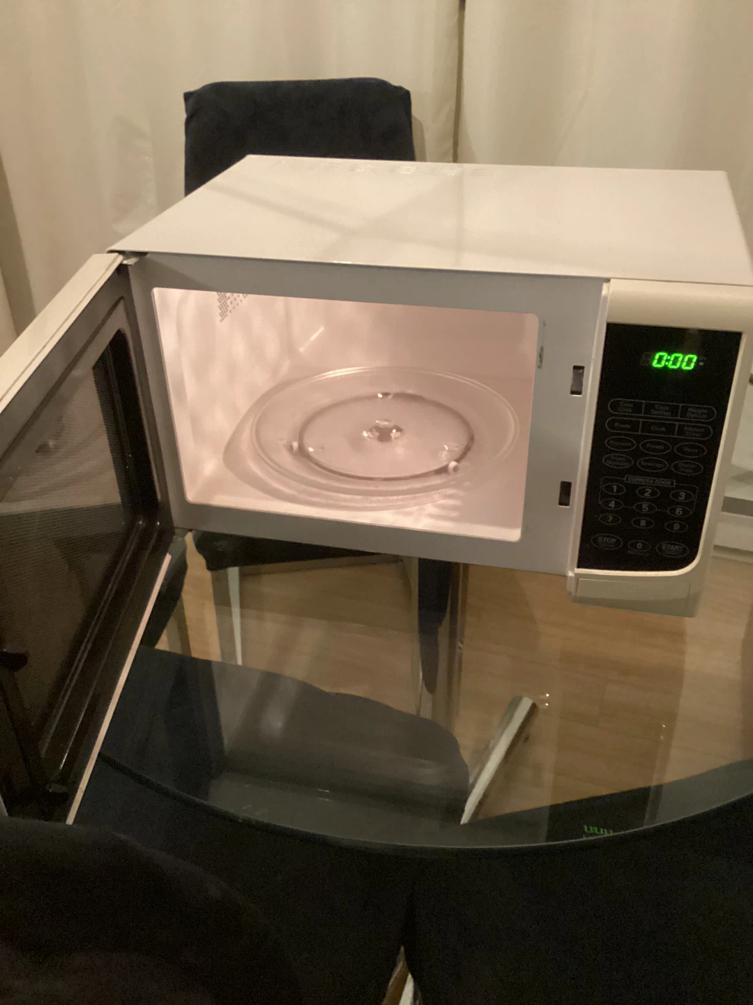 Danby White small  Microwave - photo 3