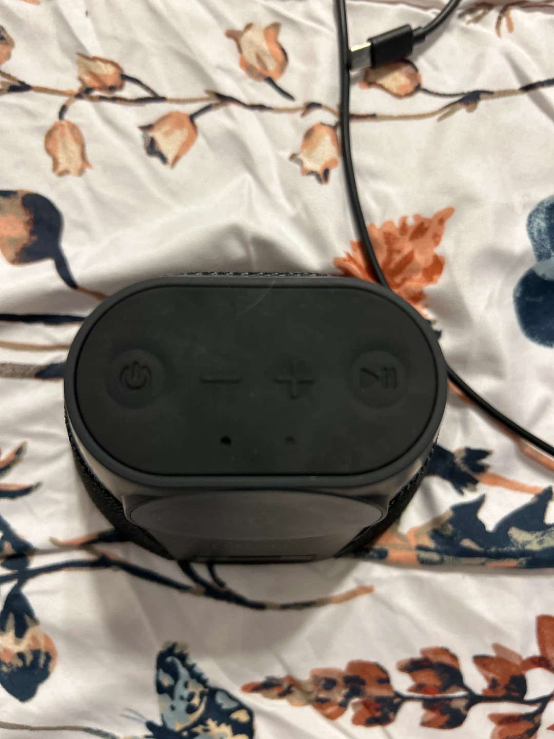iQ Wireless Charging Speaker - photo 2