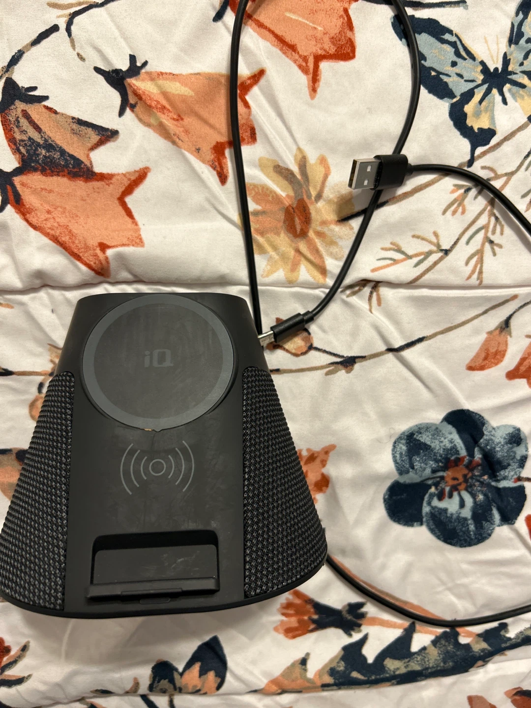 iQ Wireless Charging Speaker