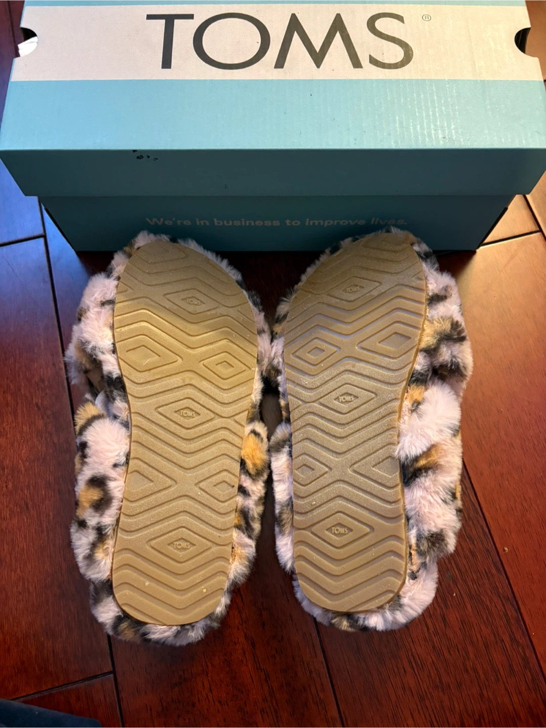 TOMS Leopard Print Fuzzy Slippers - Size 5 - photo 2