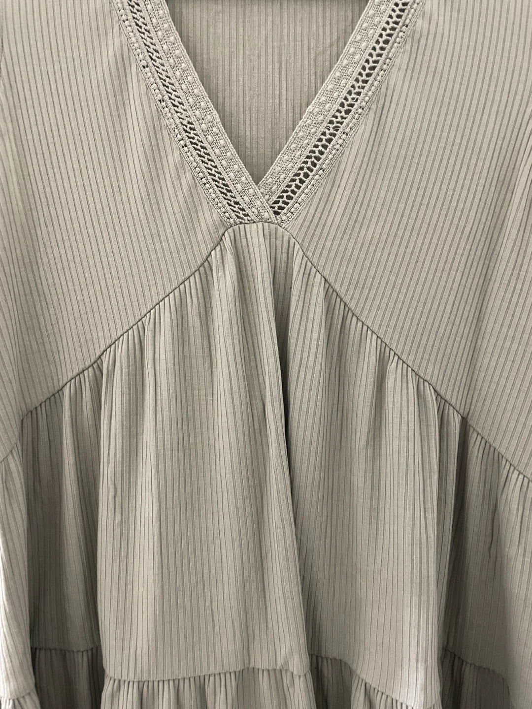 LAUNDRY by Shelli Segal Sage Green Tiered Dress - Size M - photo 2