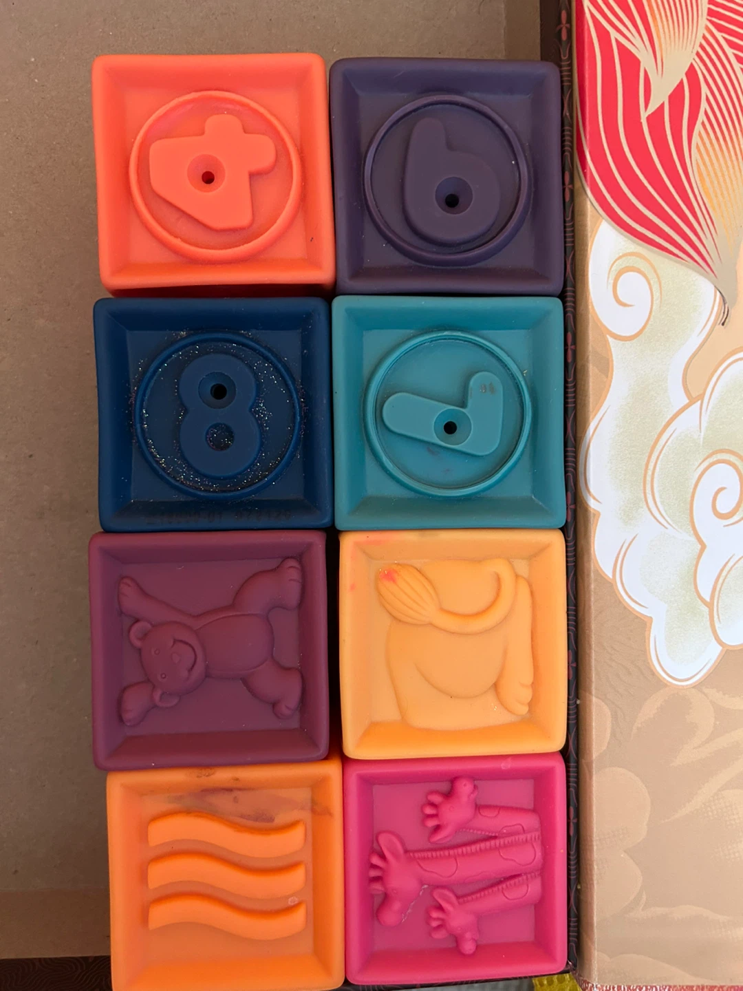 Set of 8 baby building blocks with numbers and animals