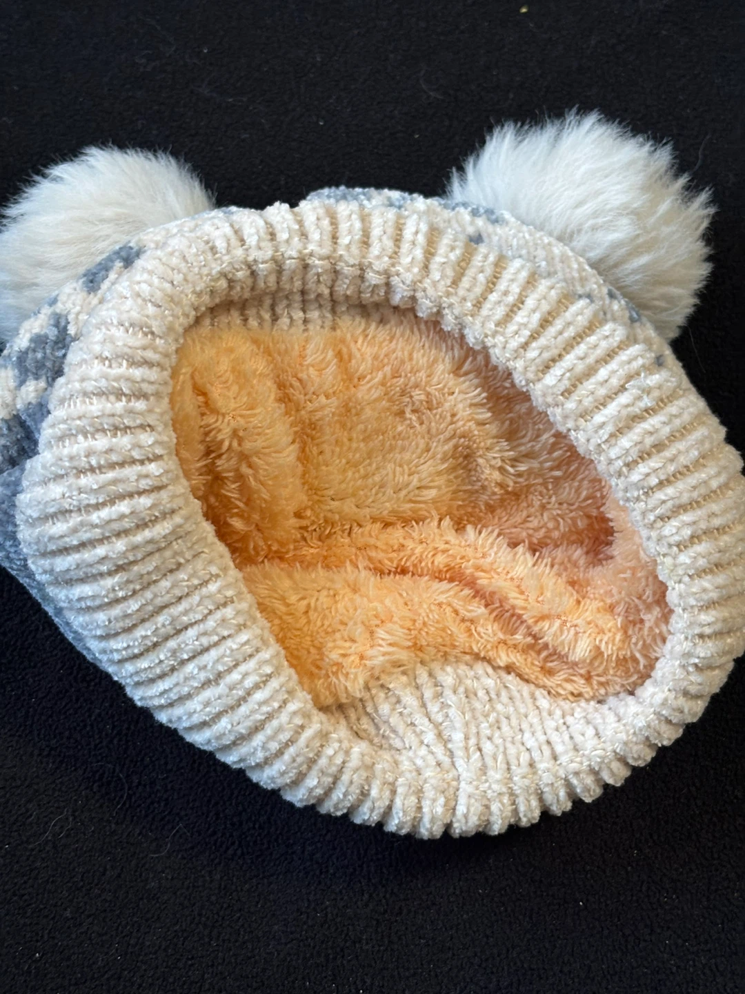 baby fuzzy pom pom cap - photo 3