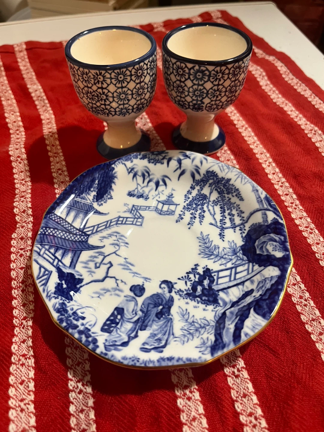 Set of 2 Blue and White Egg Cups with Decorative Plate