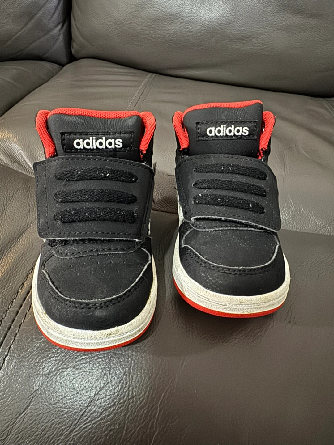 Adidas  Shoes Black Red Toddler Size 5K - photo 2